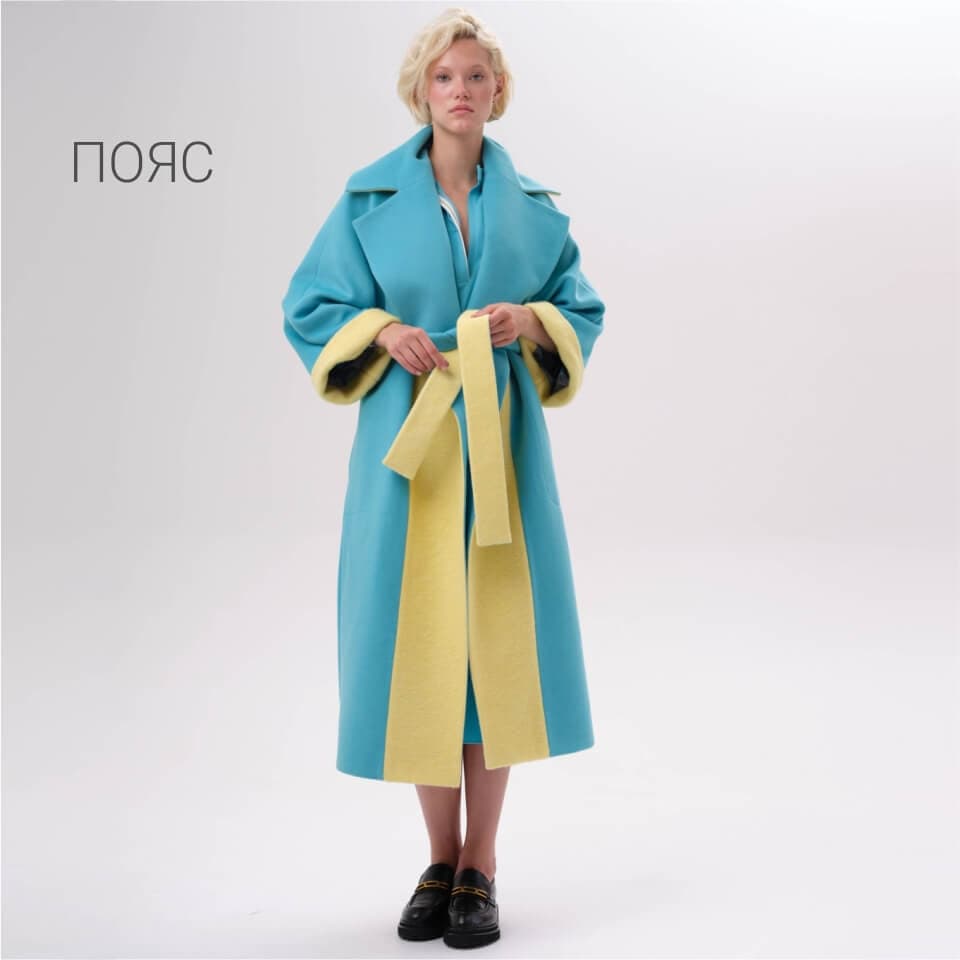 яркое пальто оверсайз со вставками