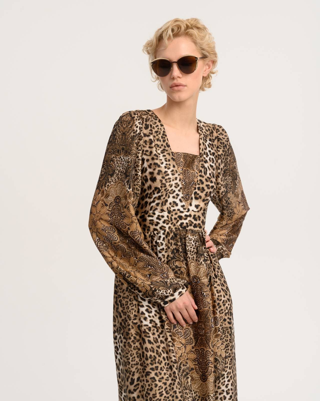 платье макси с анималистичным принтом