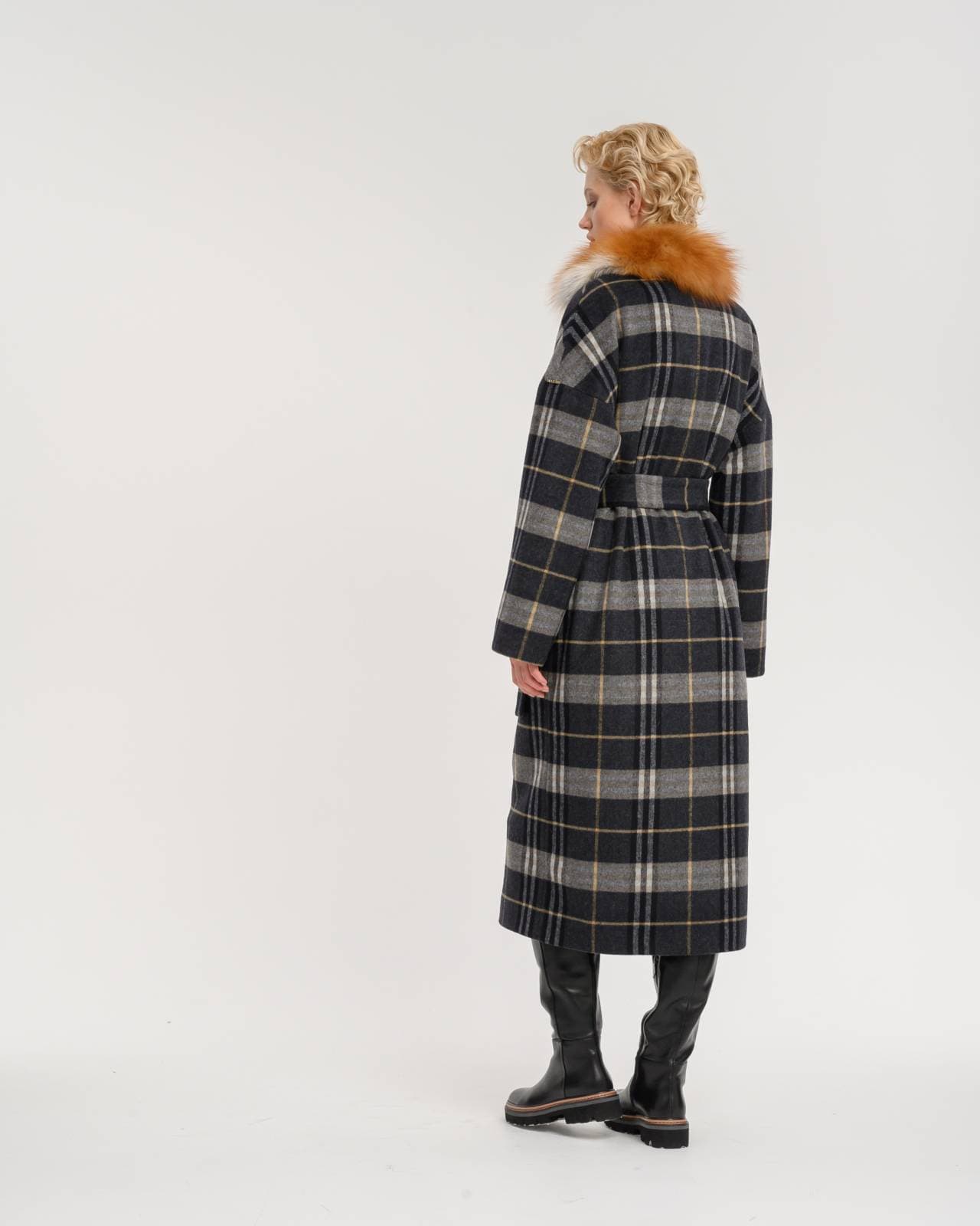 утепленное пальто из натуральной шерсти