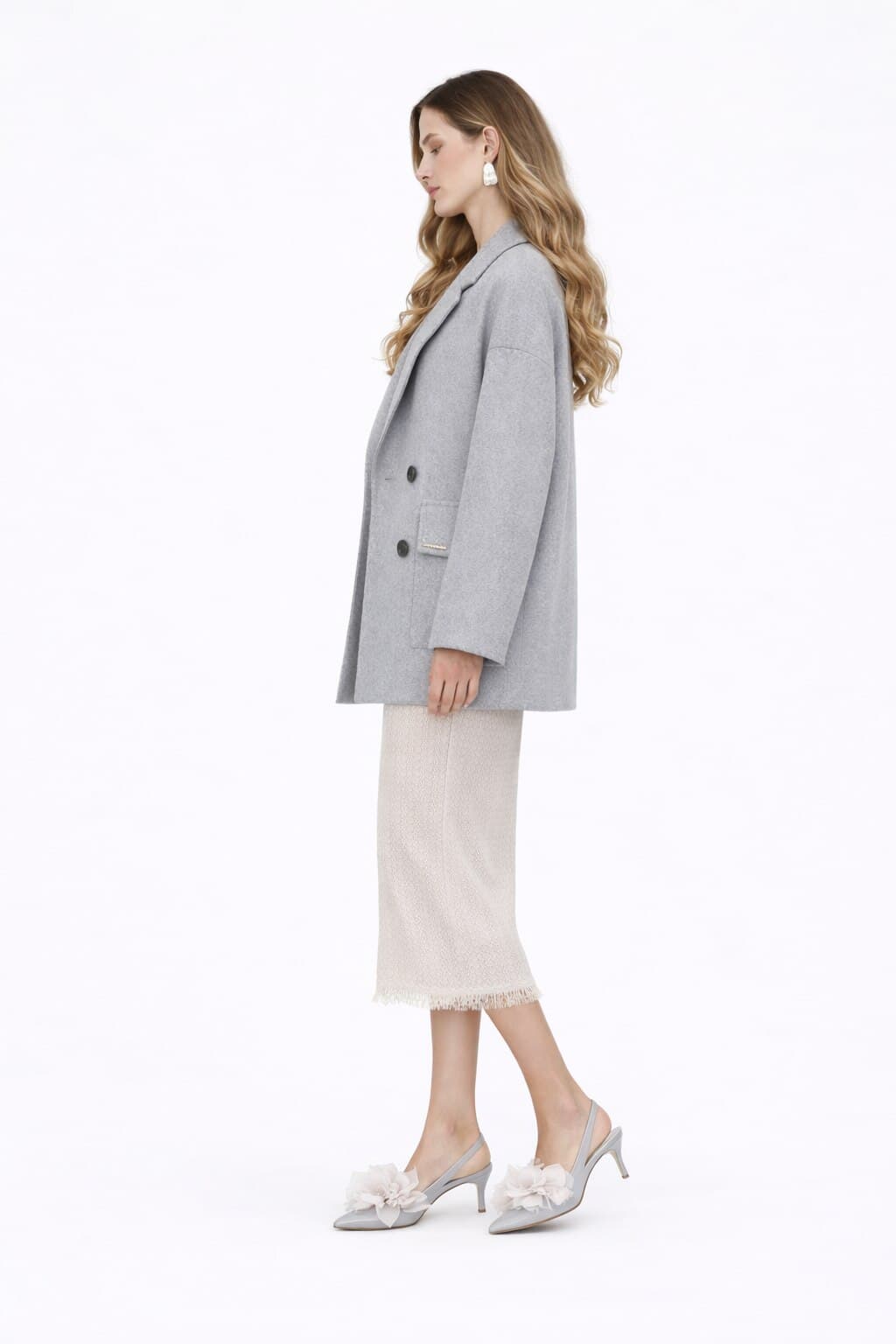 Пальто двубортное на пуговицах