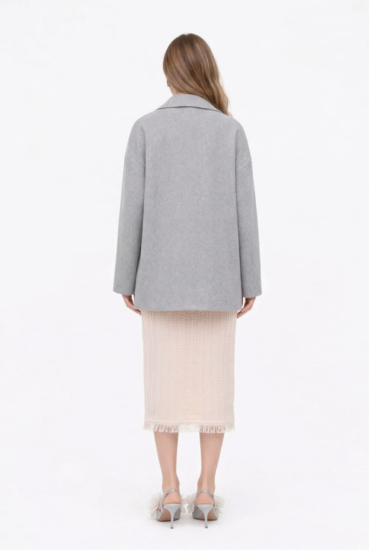 Пальто двубортное на пуговицах