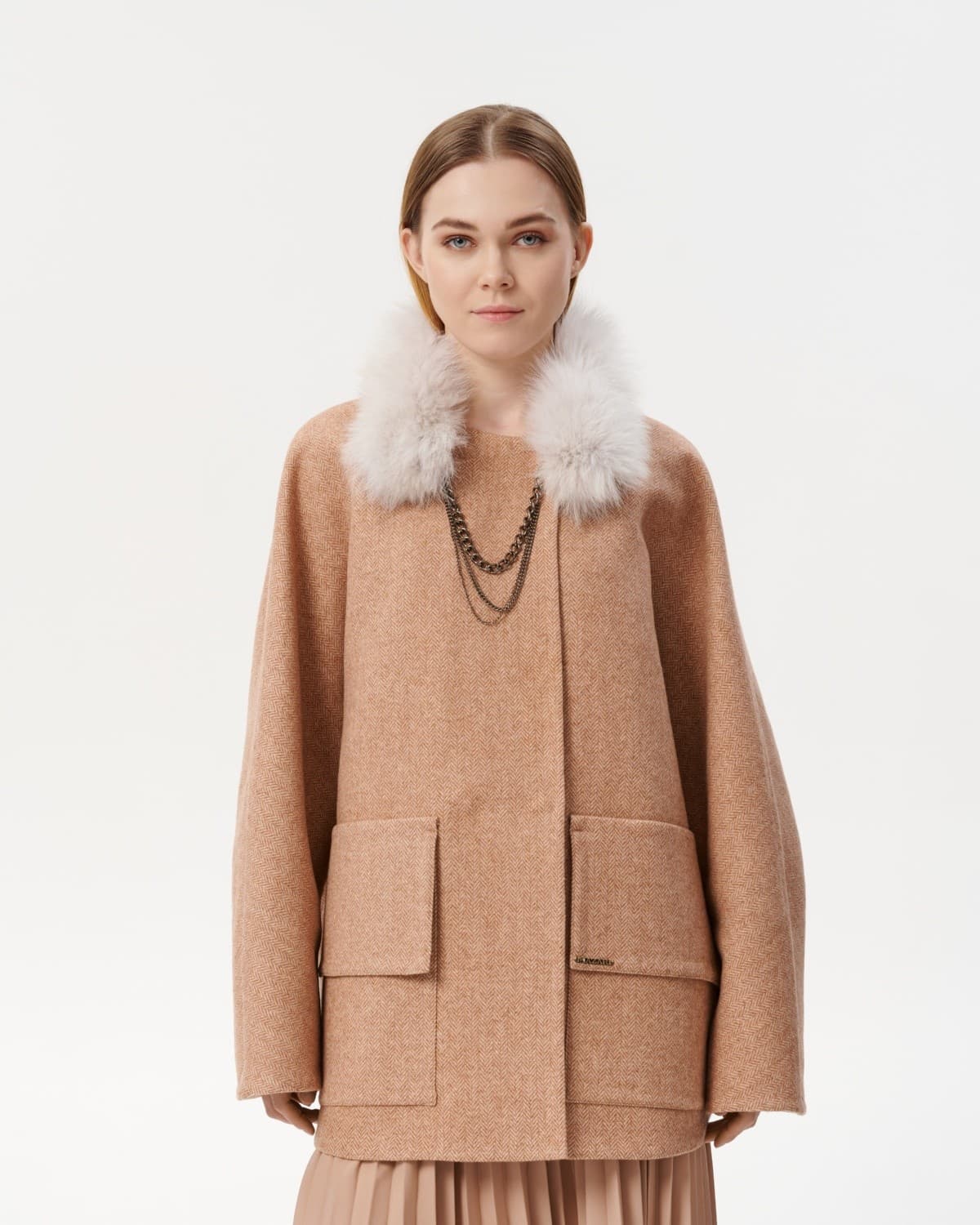 пальто ручной работы с меховым воротничком