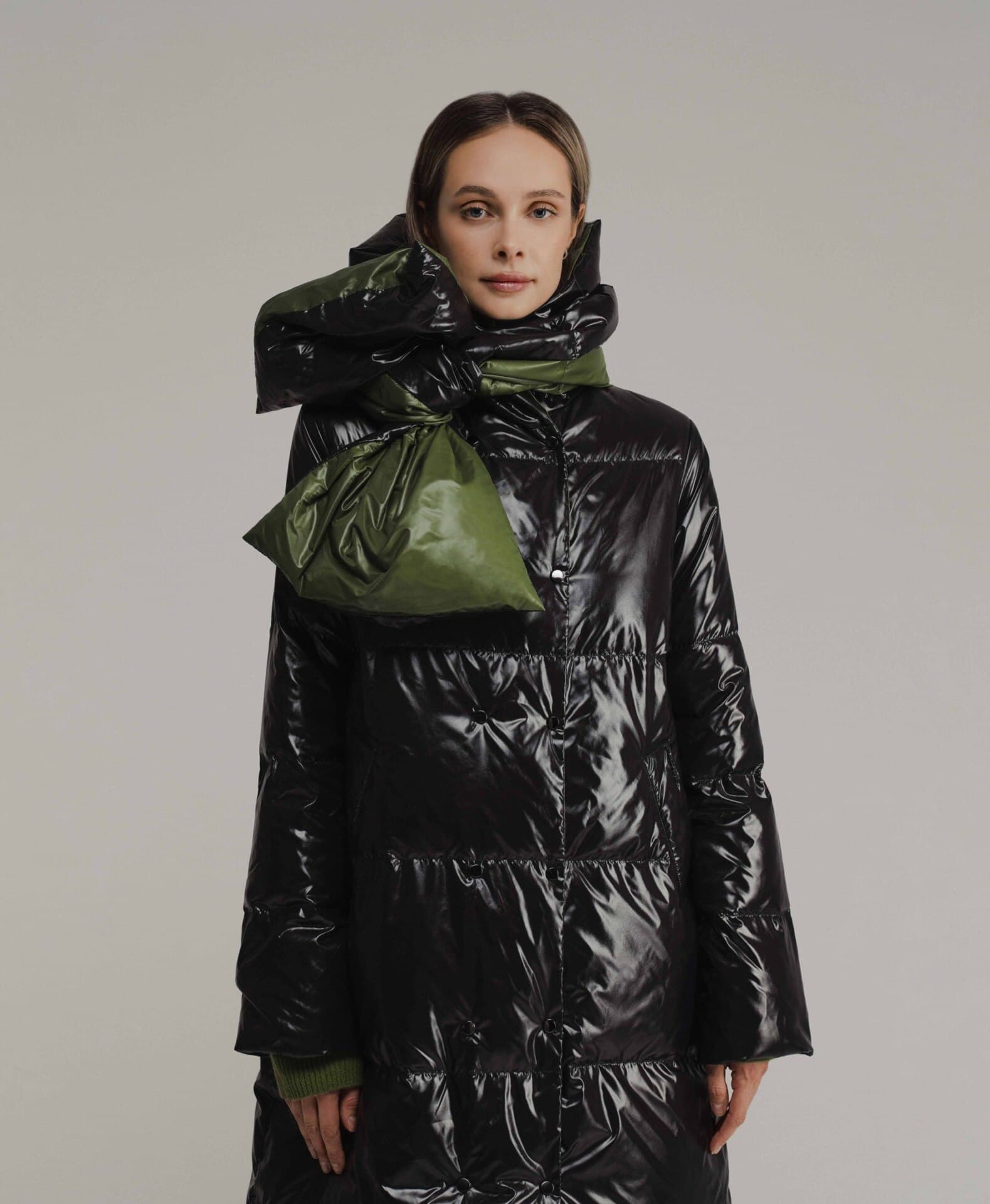 двусторонний пуховик с шарфом