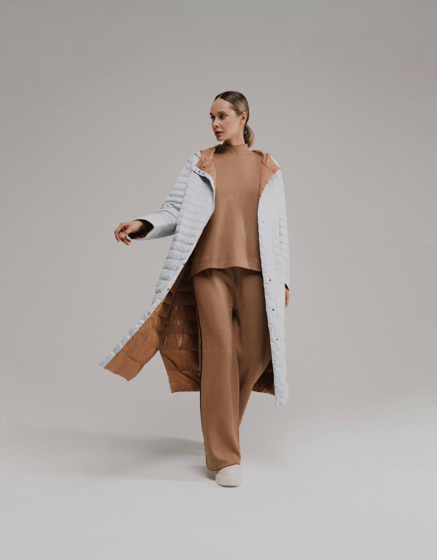 ультралегкий пуховик миди