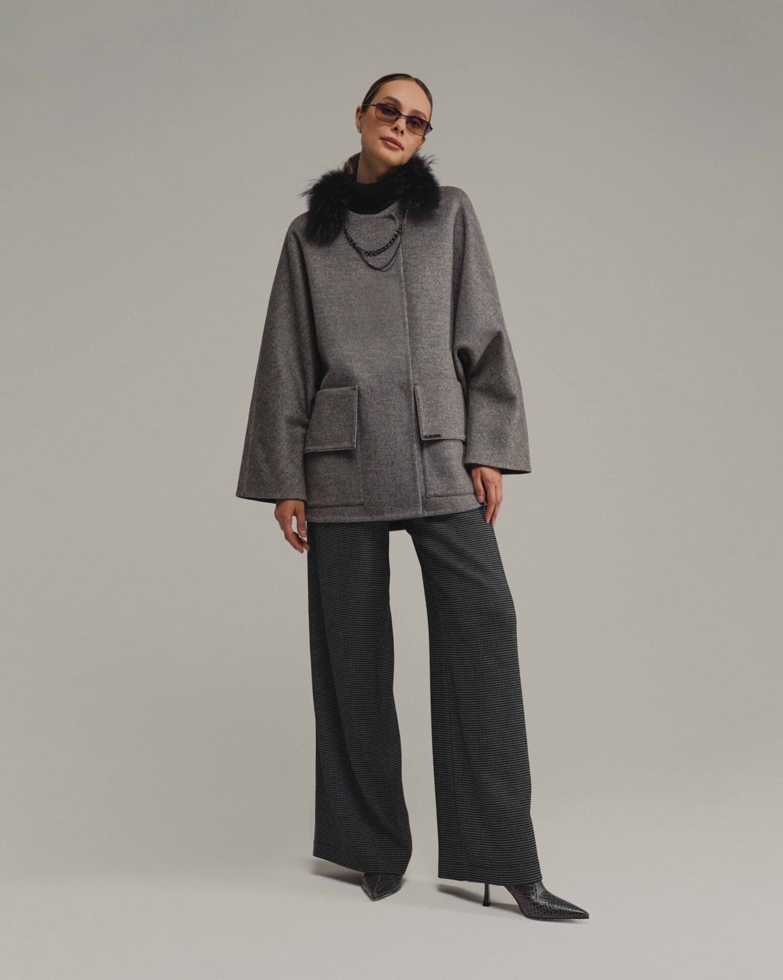 пальто ручной работы с меховым воротничком