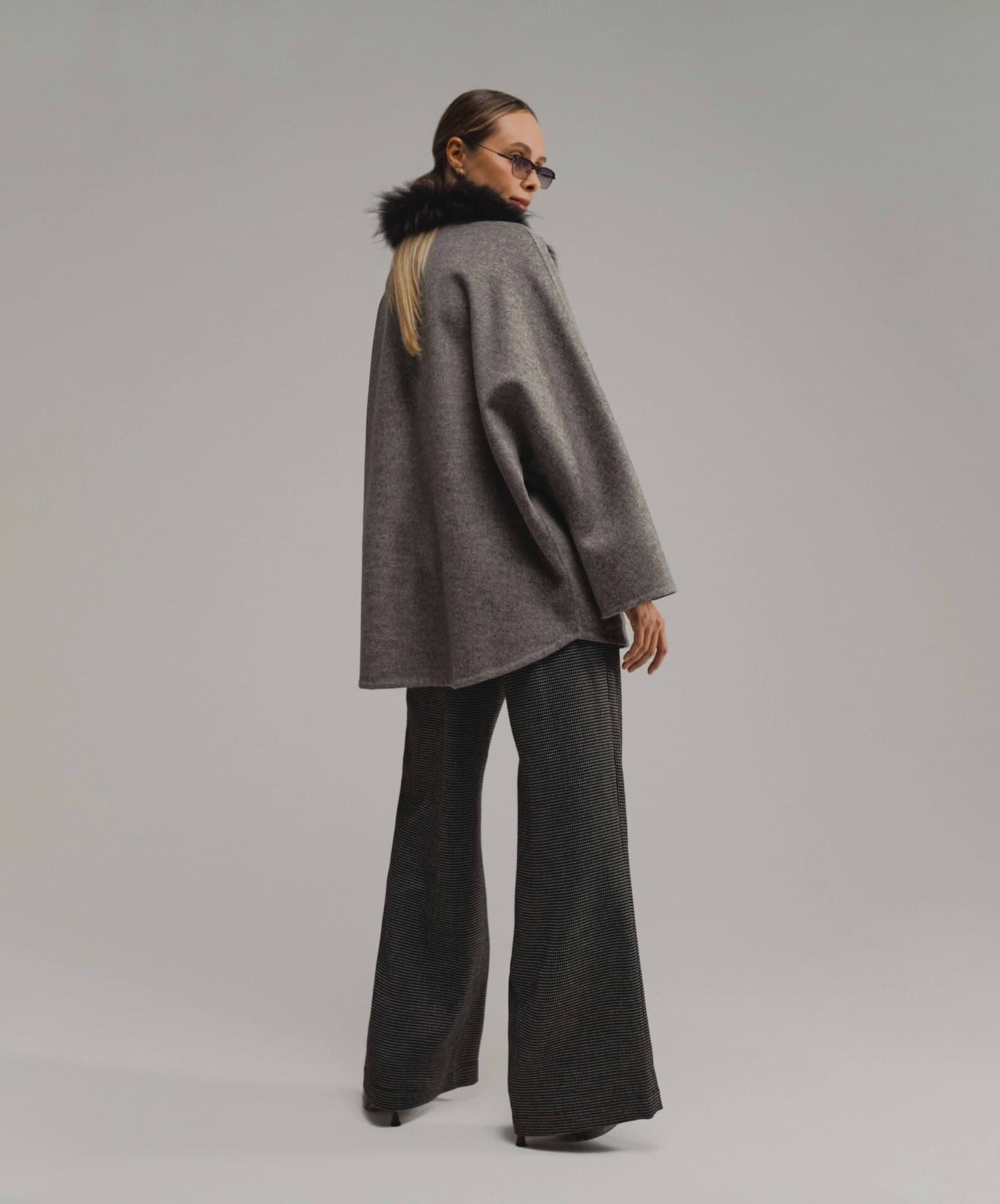 пальто ручной работы с меховым воротничком