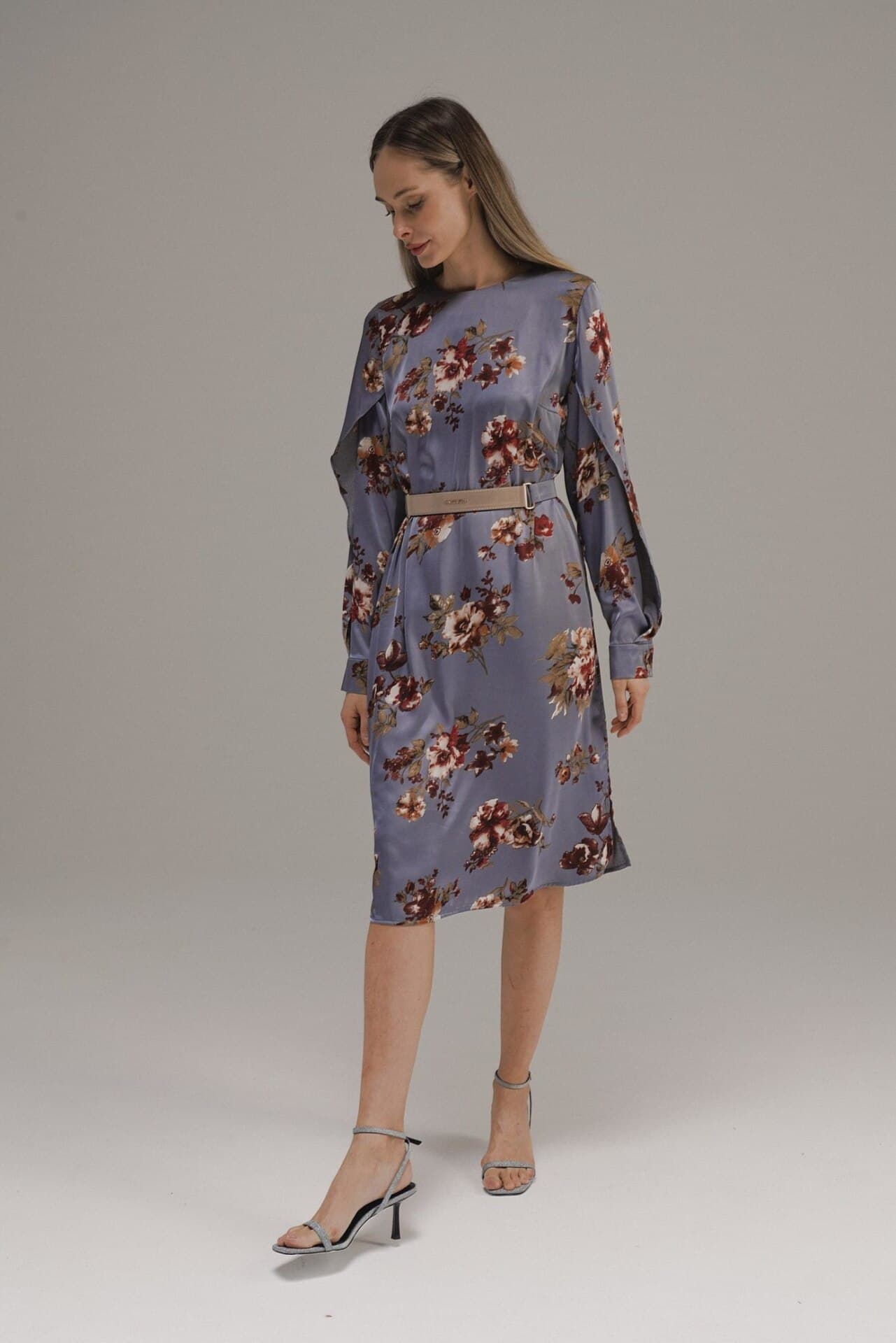 платье миди с флористическим принтом