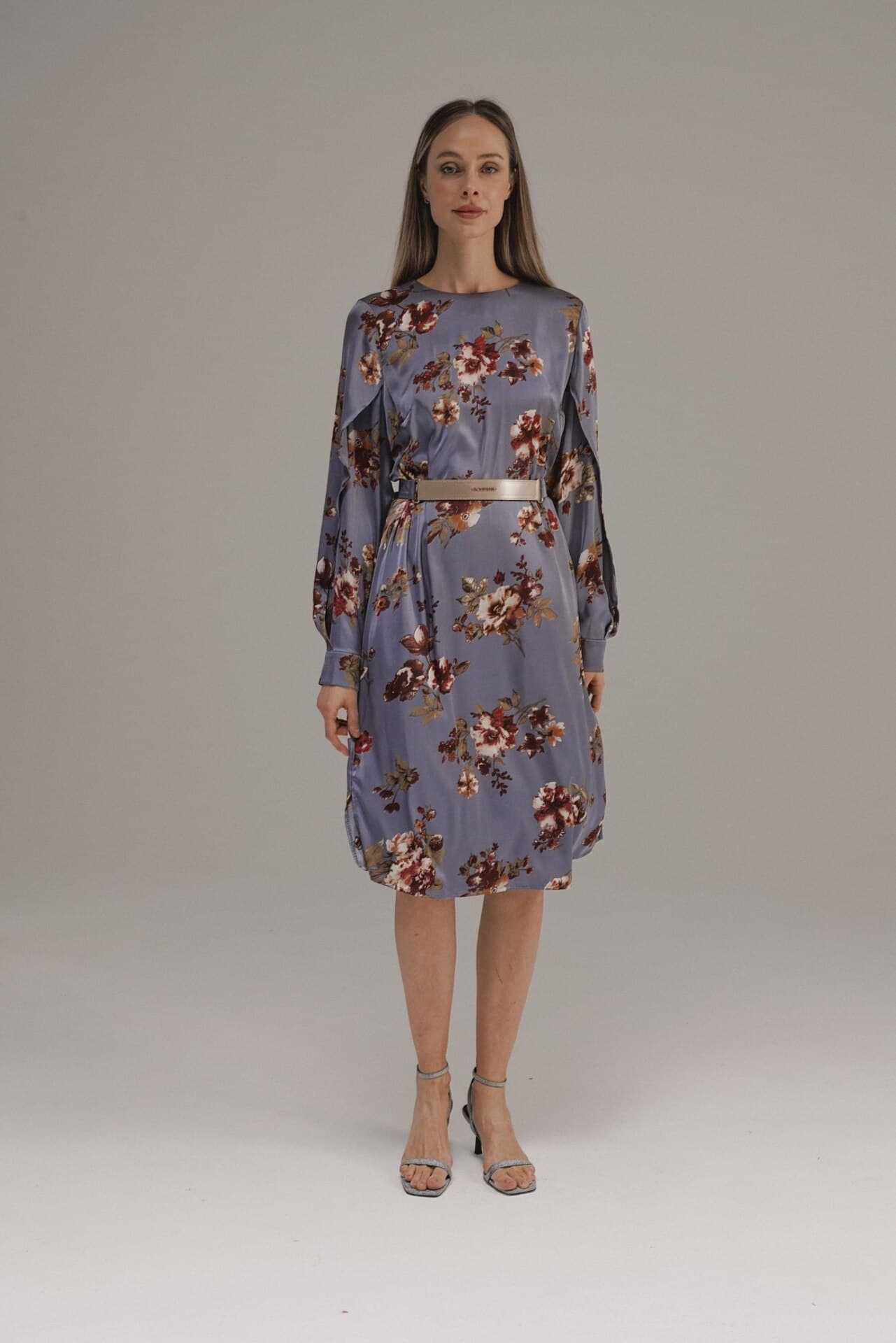 платье миди с флористическим принтом