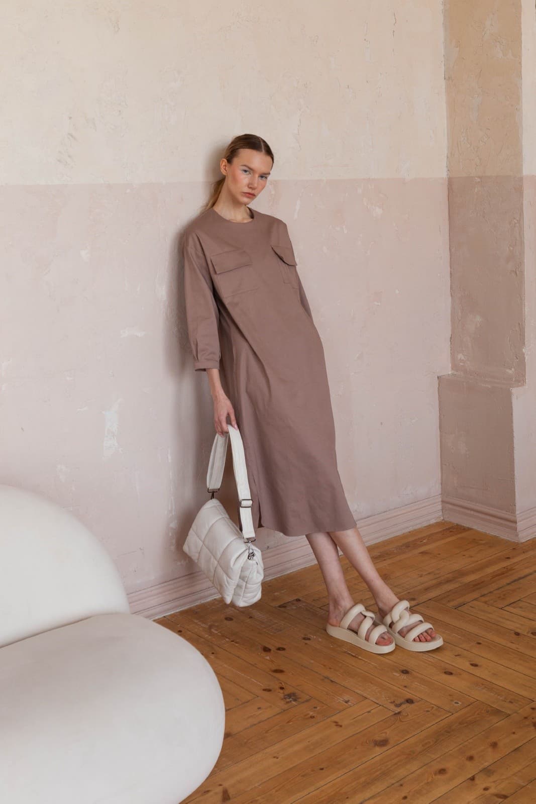 платье цвета пыльной розы