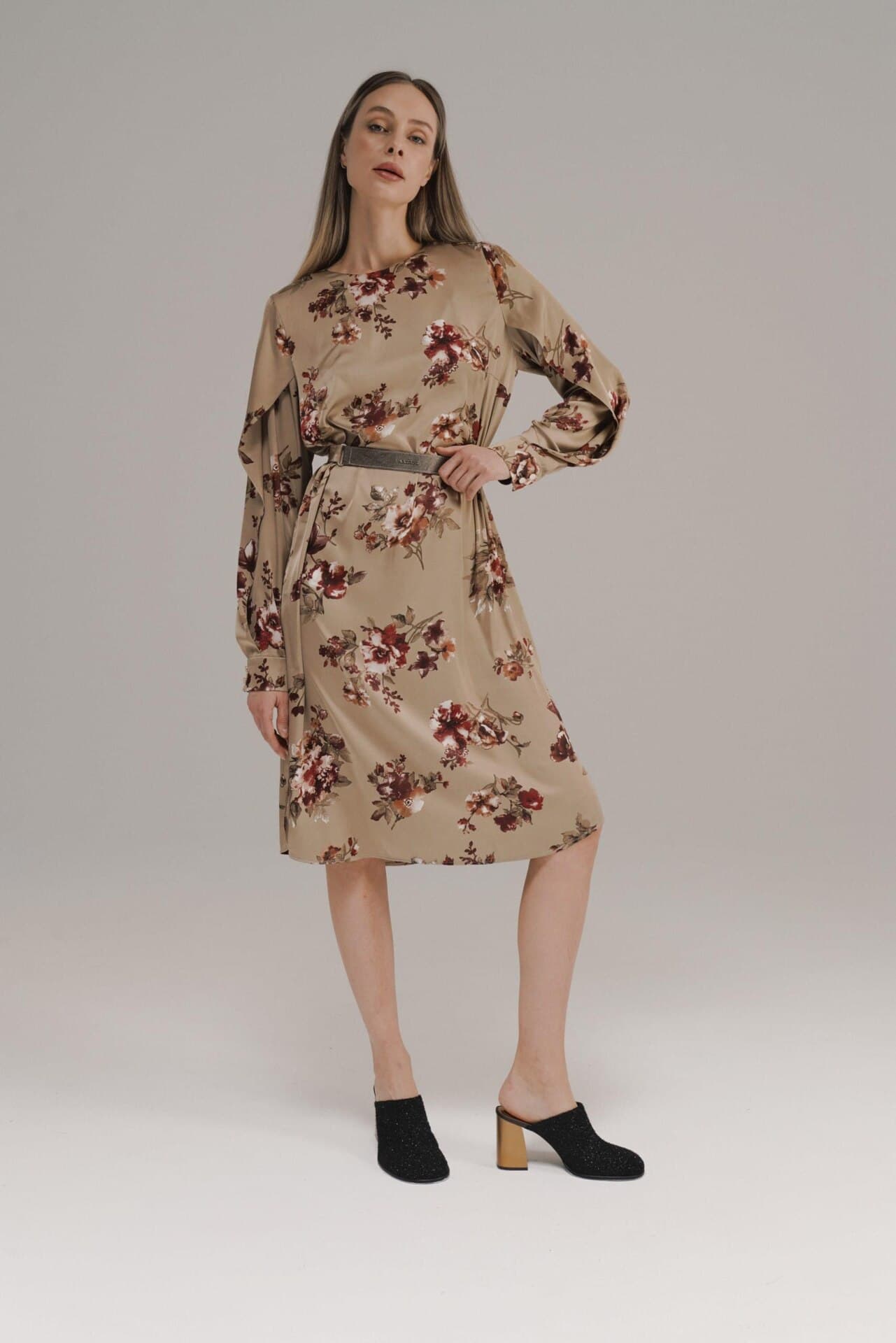 платье миди с флористическим принтом