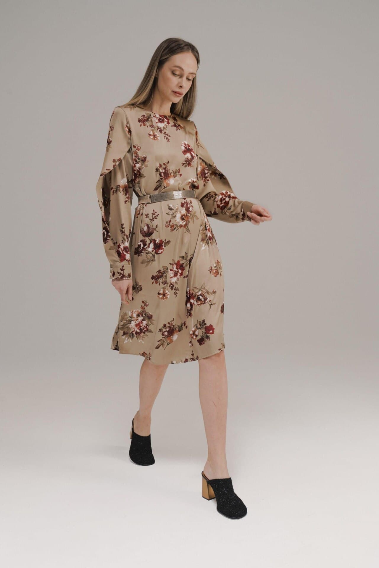 платье миди с флористическим принтом