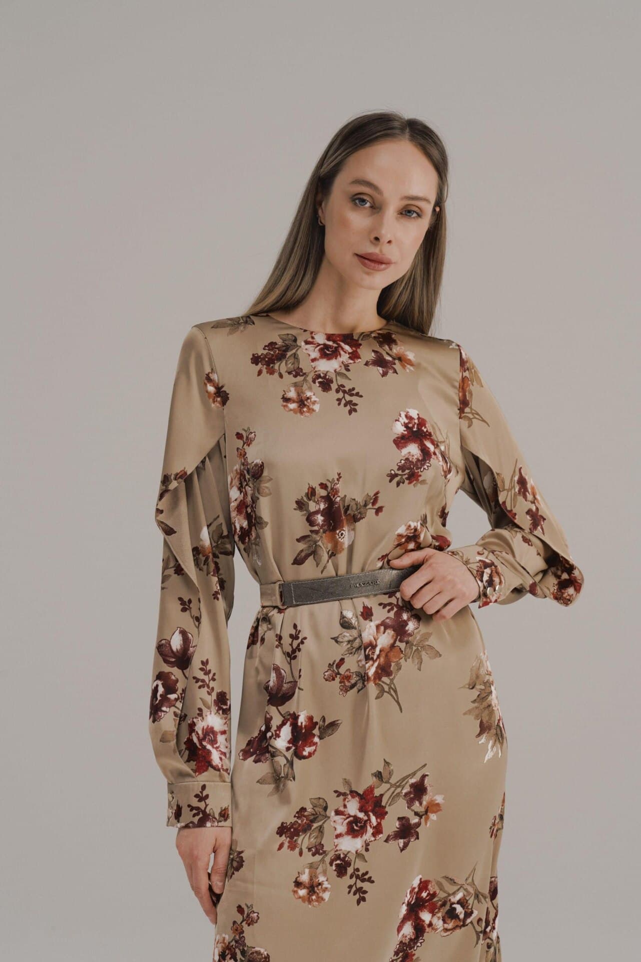 платье миди с флористическим принтом