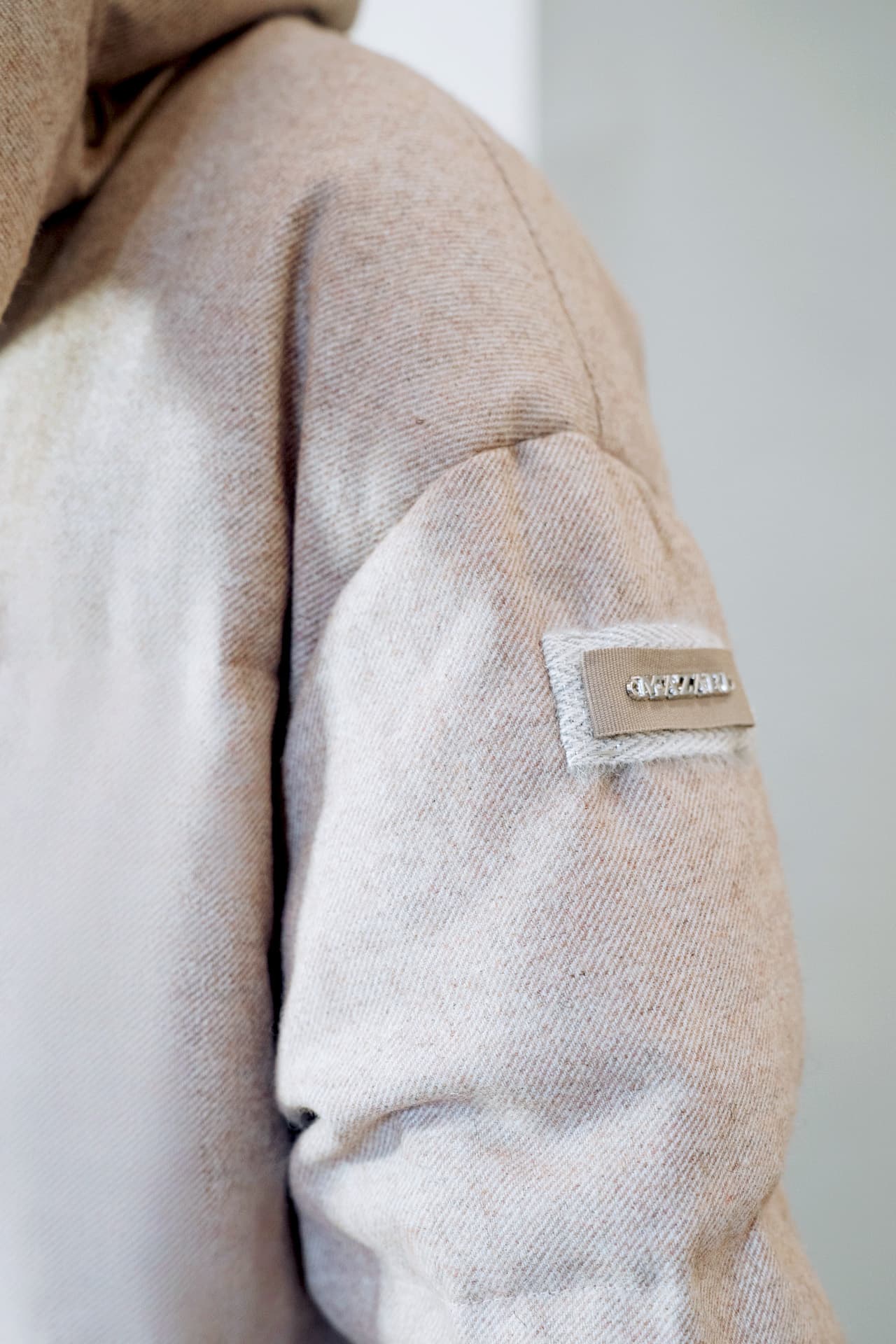 Пуховое пальто прямого кроя