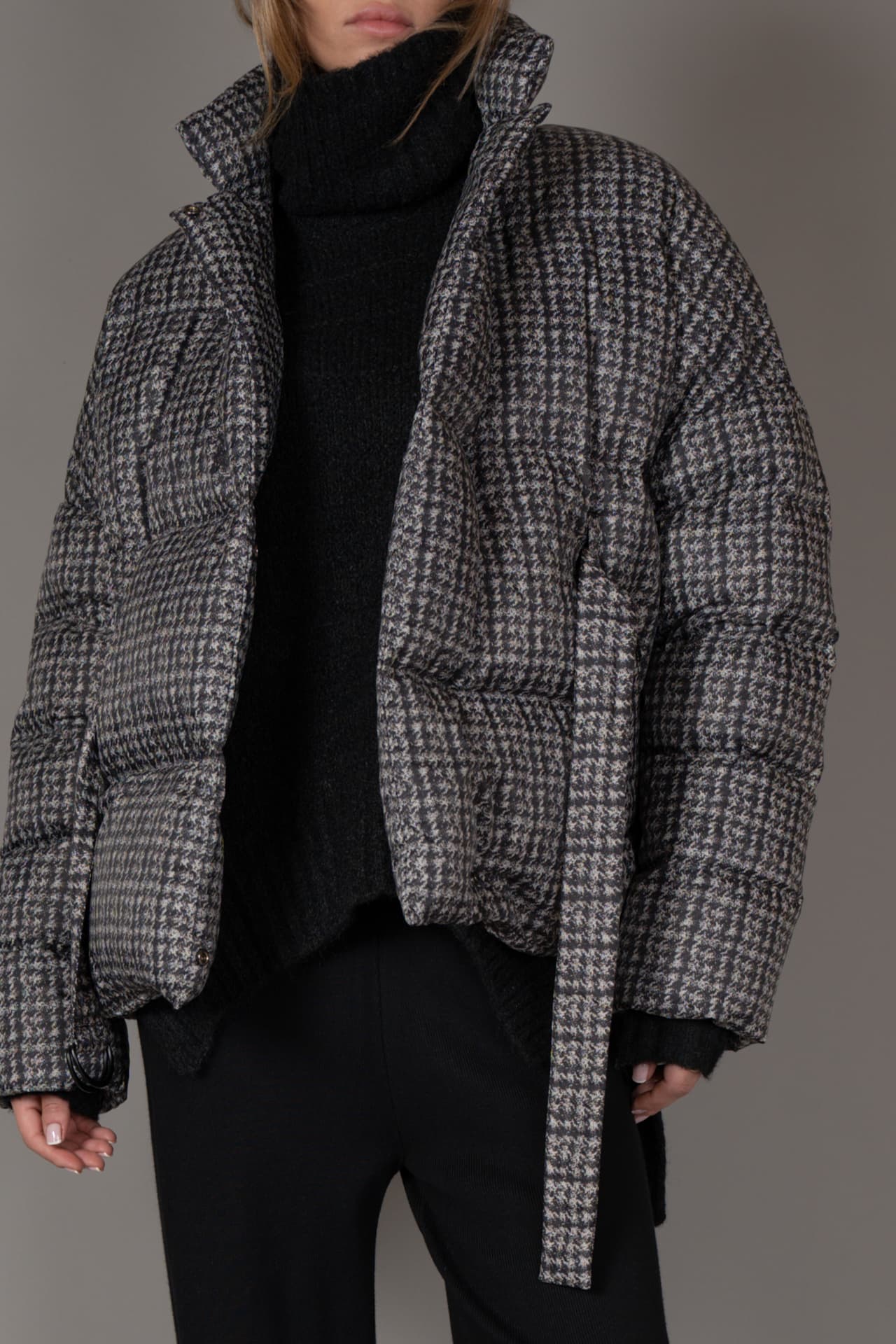 Пуховая укороченная куртка