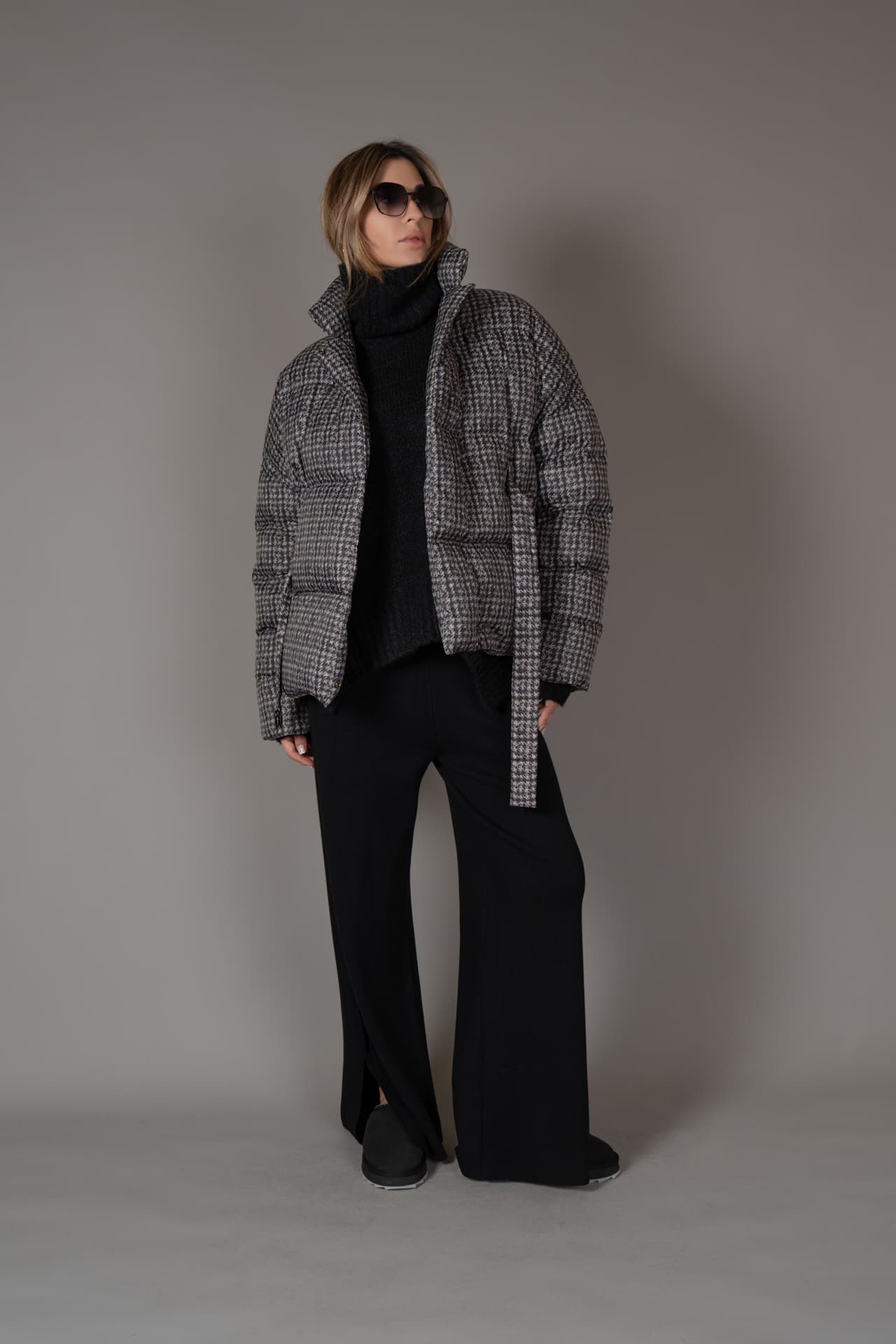 Пуховая укороченная куртка