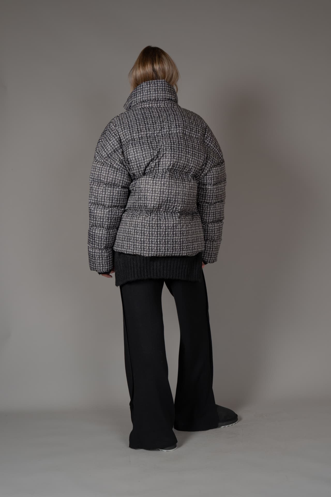 Пуховая укороченная куртка