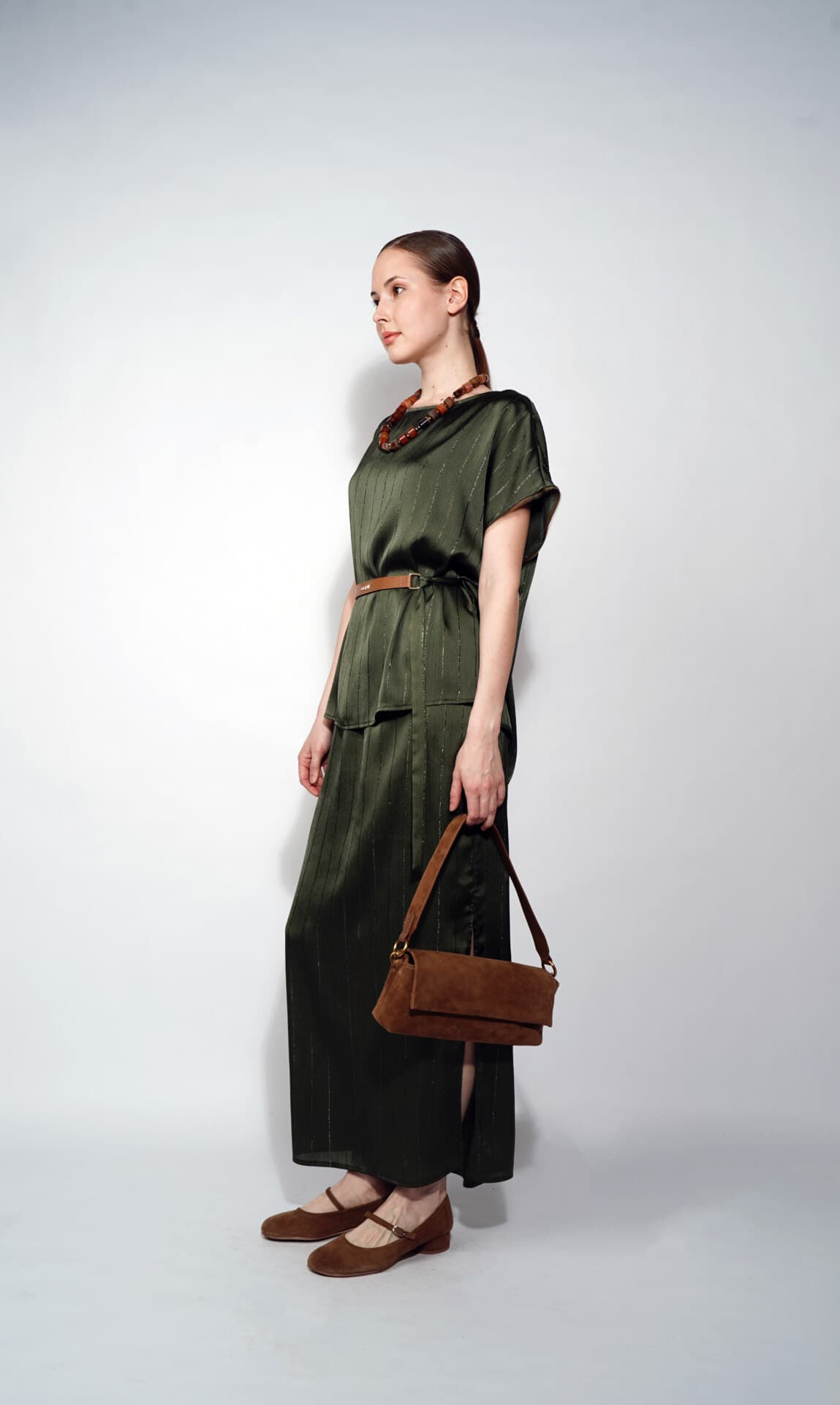 костюм с поясом