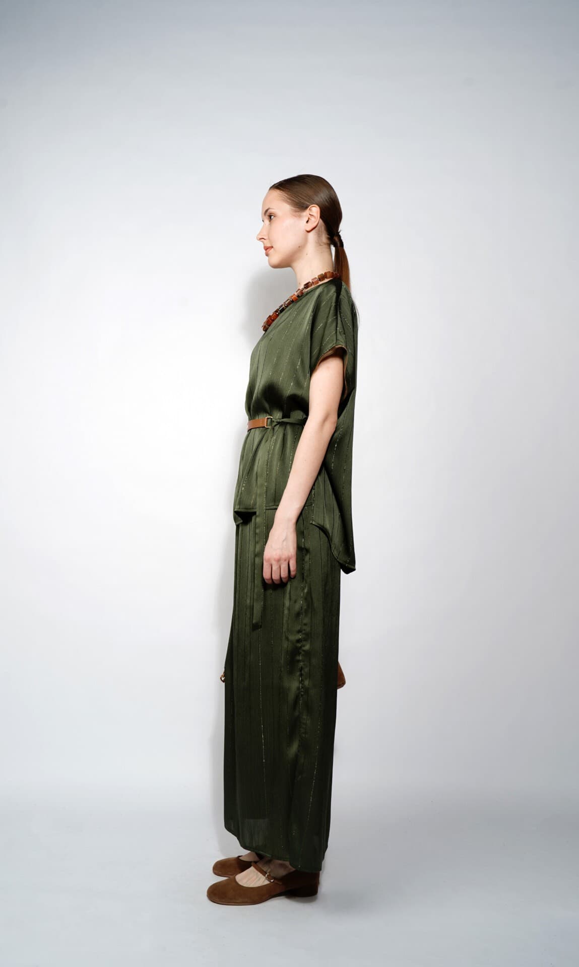 костюм с поясом