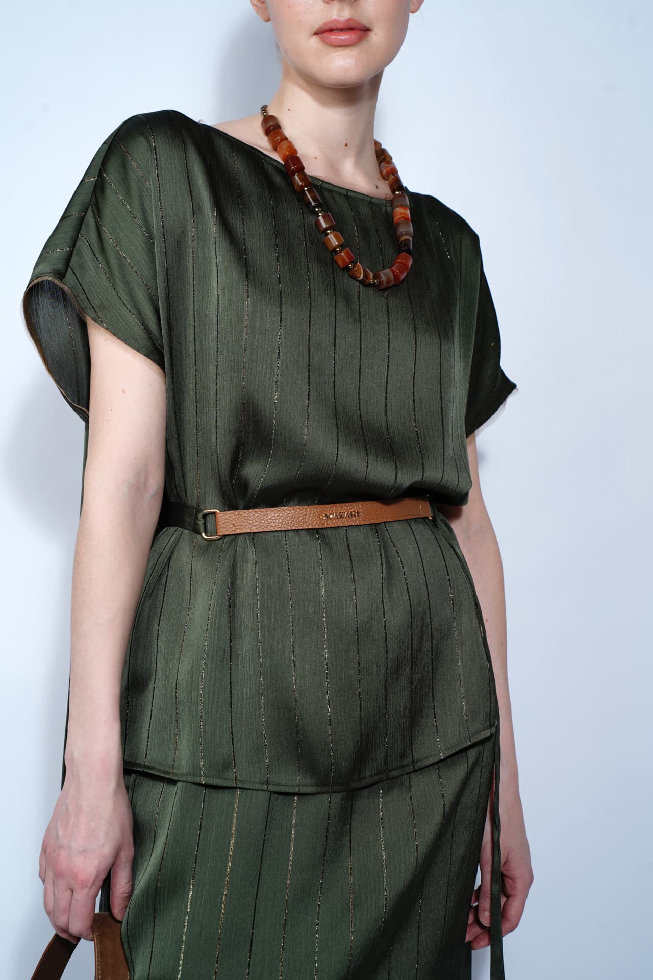 костюм с поясом