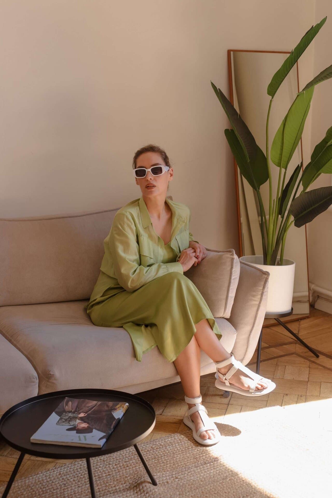 тонкая рубашка