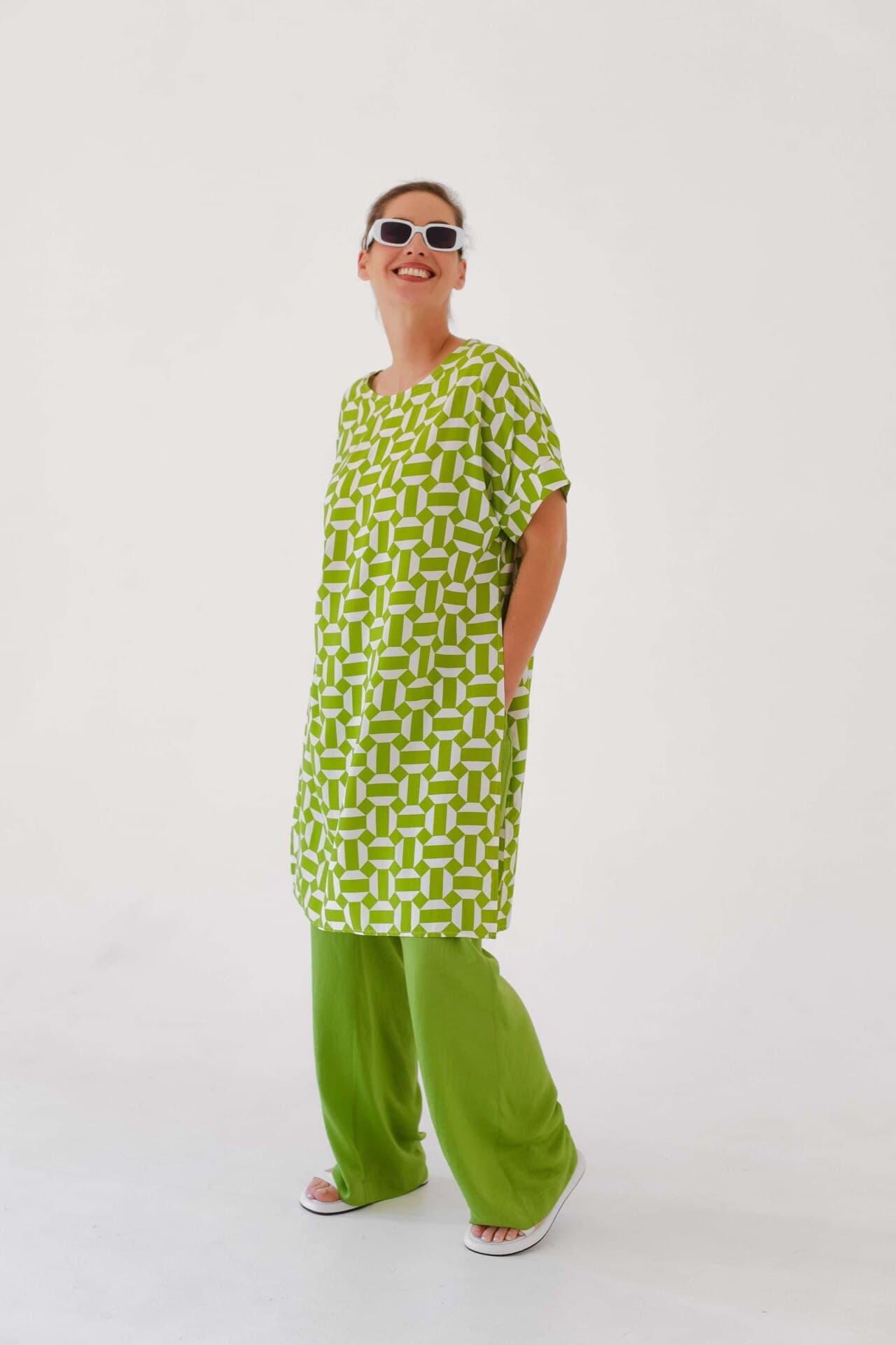 костюм из туники и брюк