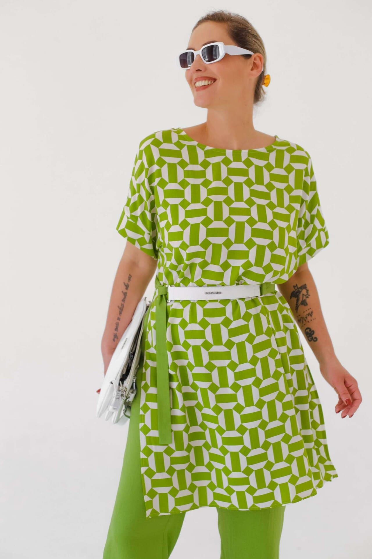 костюм из туники и брюк