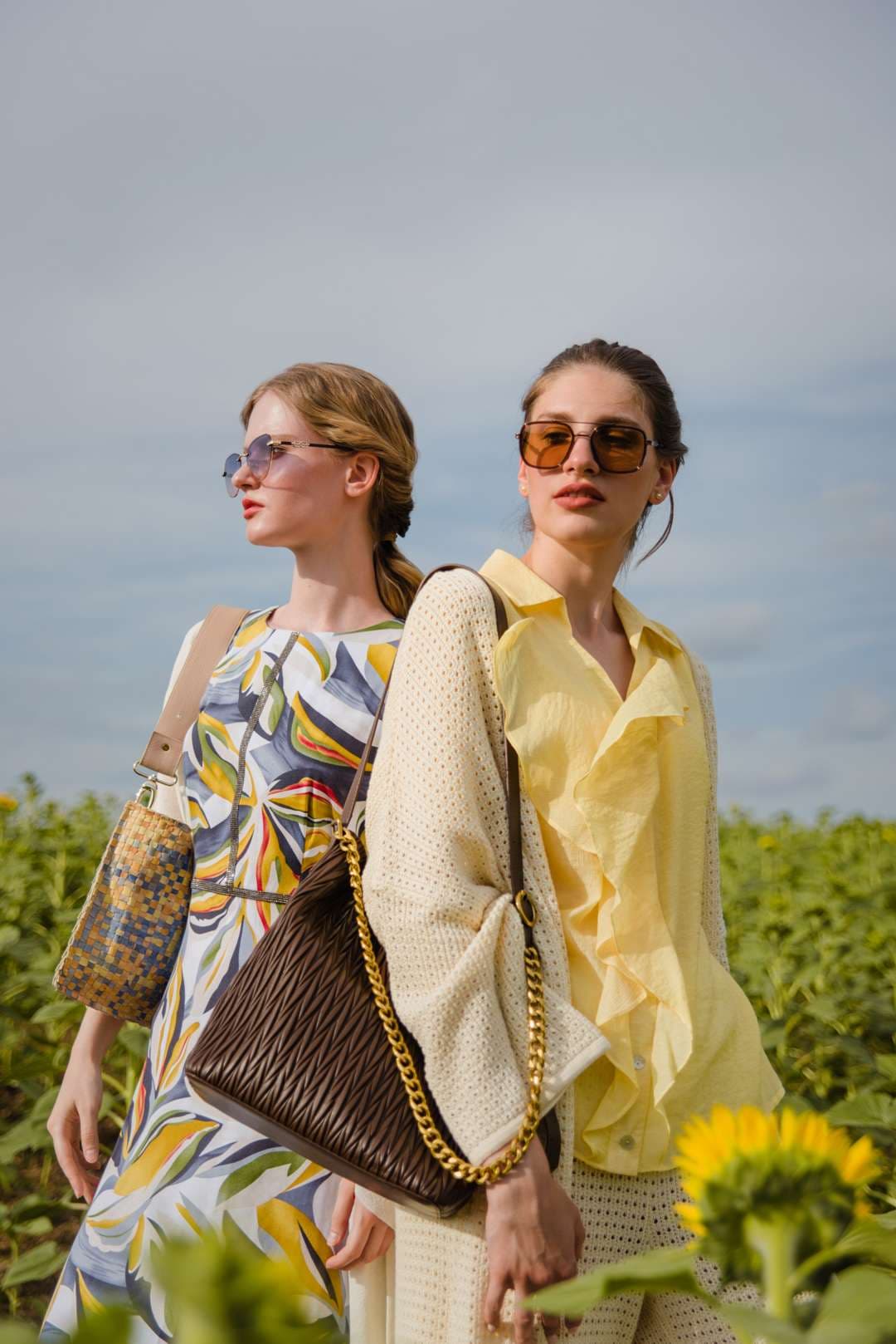 яркая блуза из хлопка и шелка