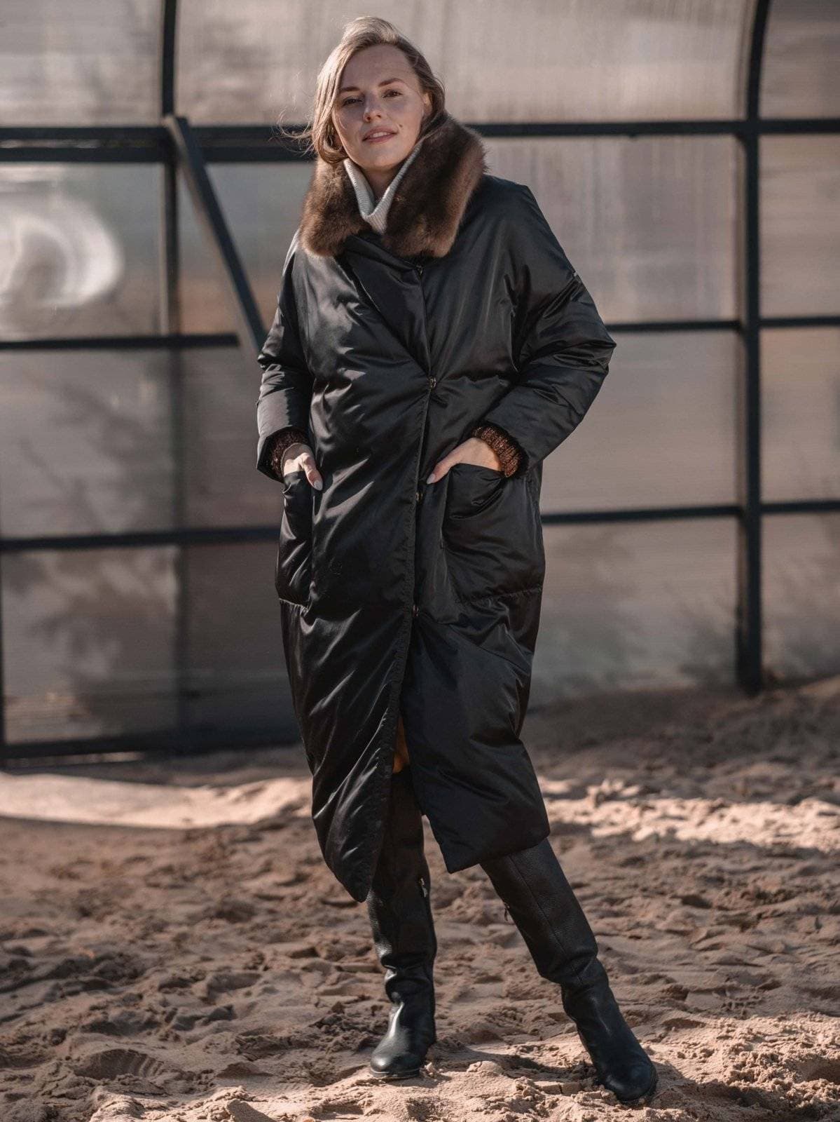 пуховое пальто оверсайз с соболем