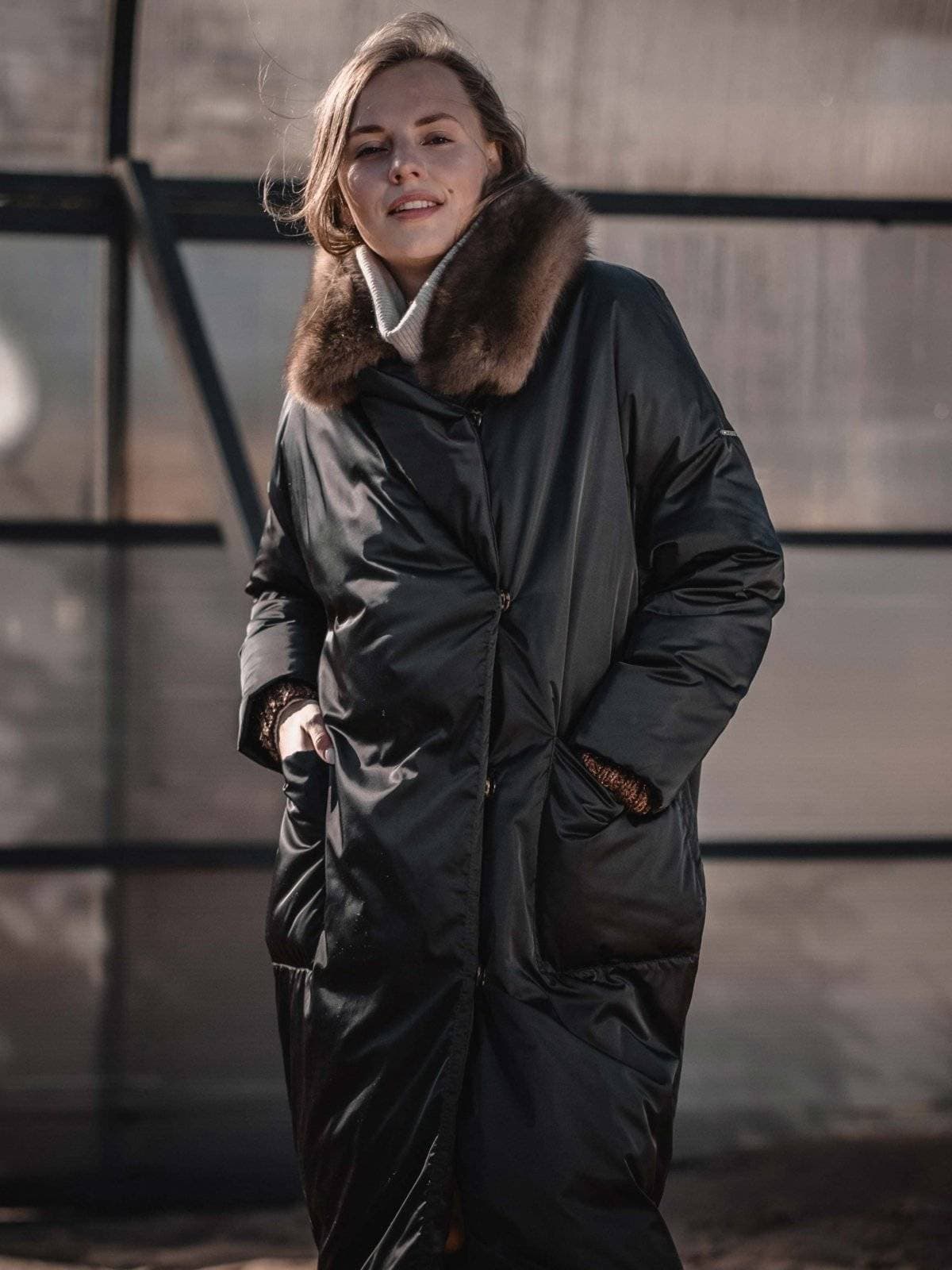 пуховое пальто оверсайз с соболем