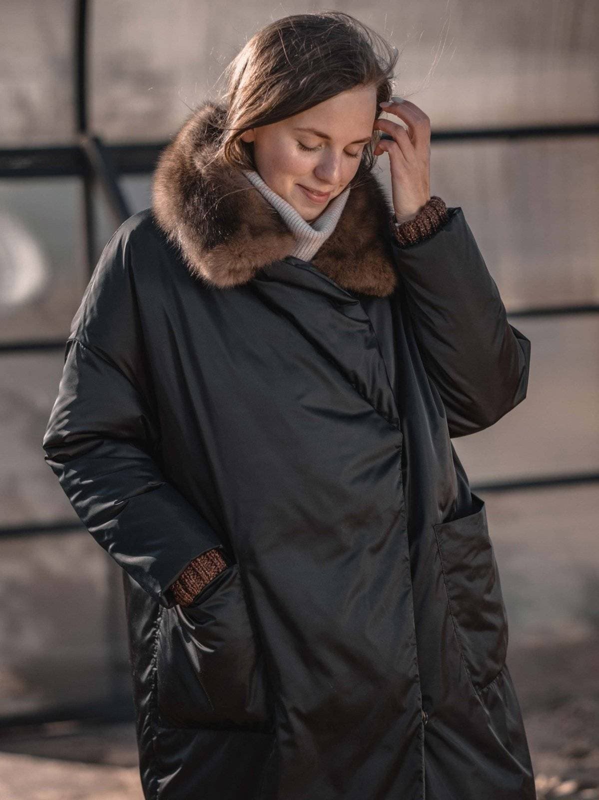 пуховое пальто оверсайз с соболем