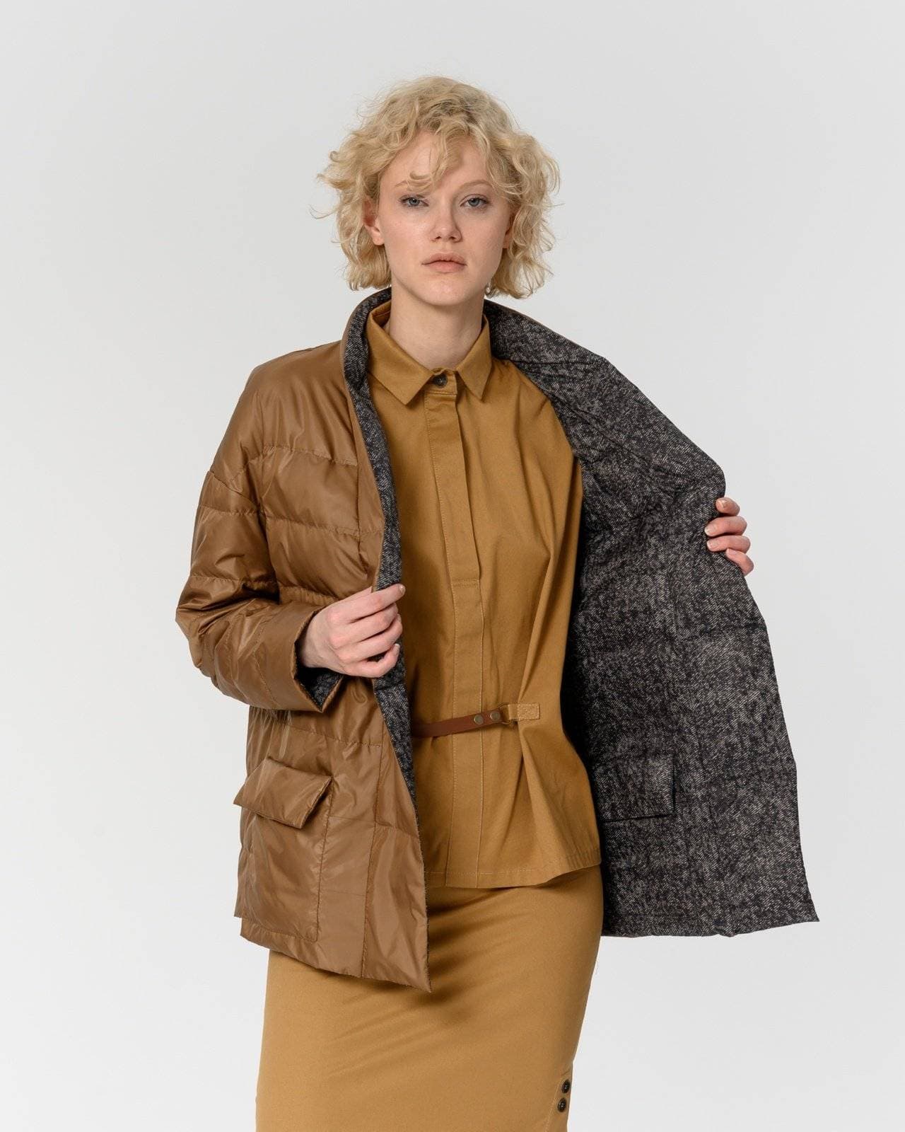 элегантный костюм из блузы и юбки