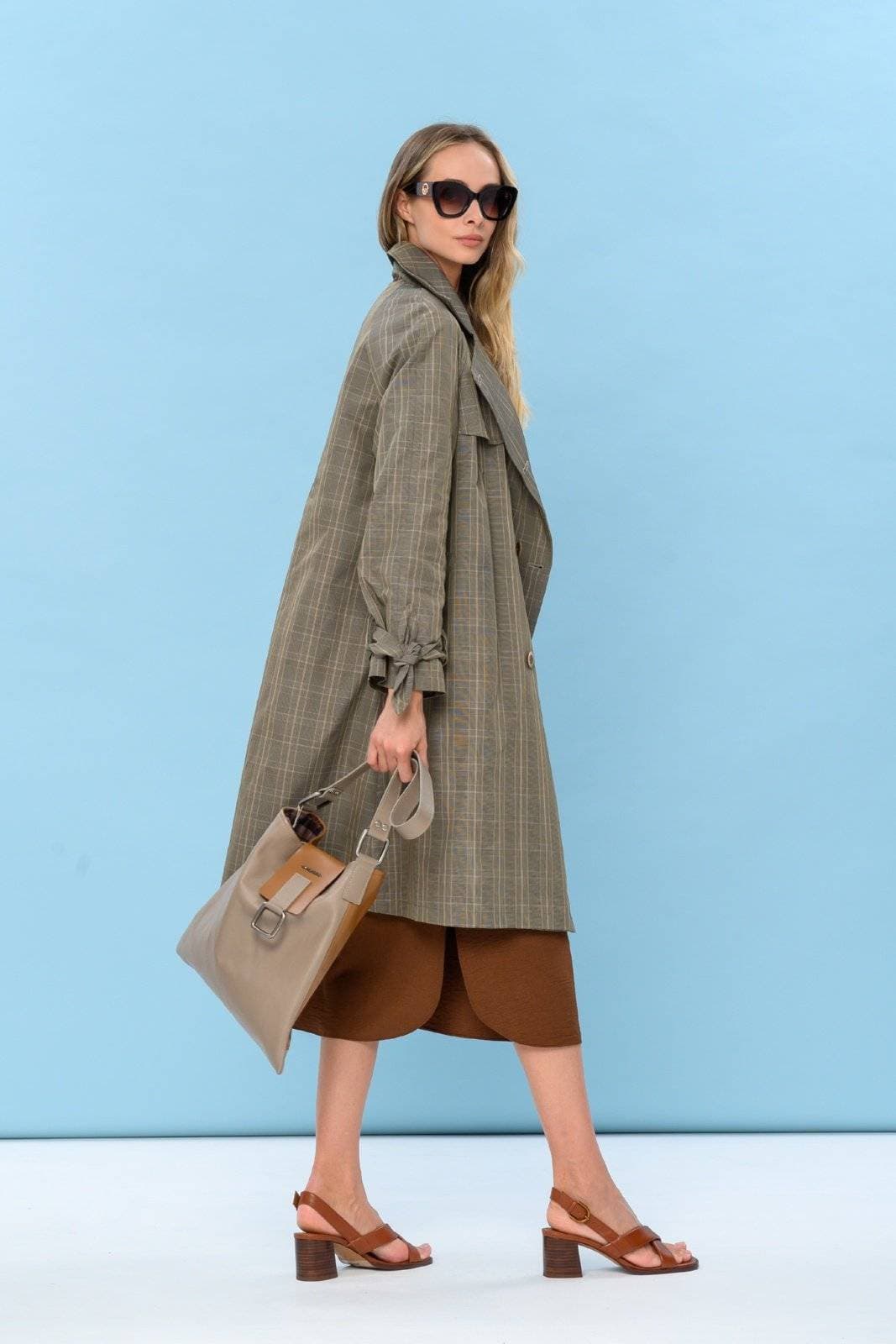 свободный плащ в клетку