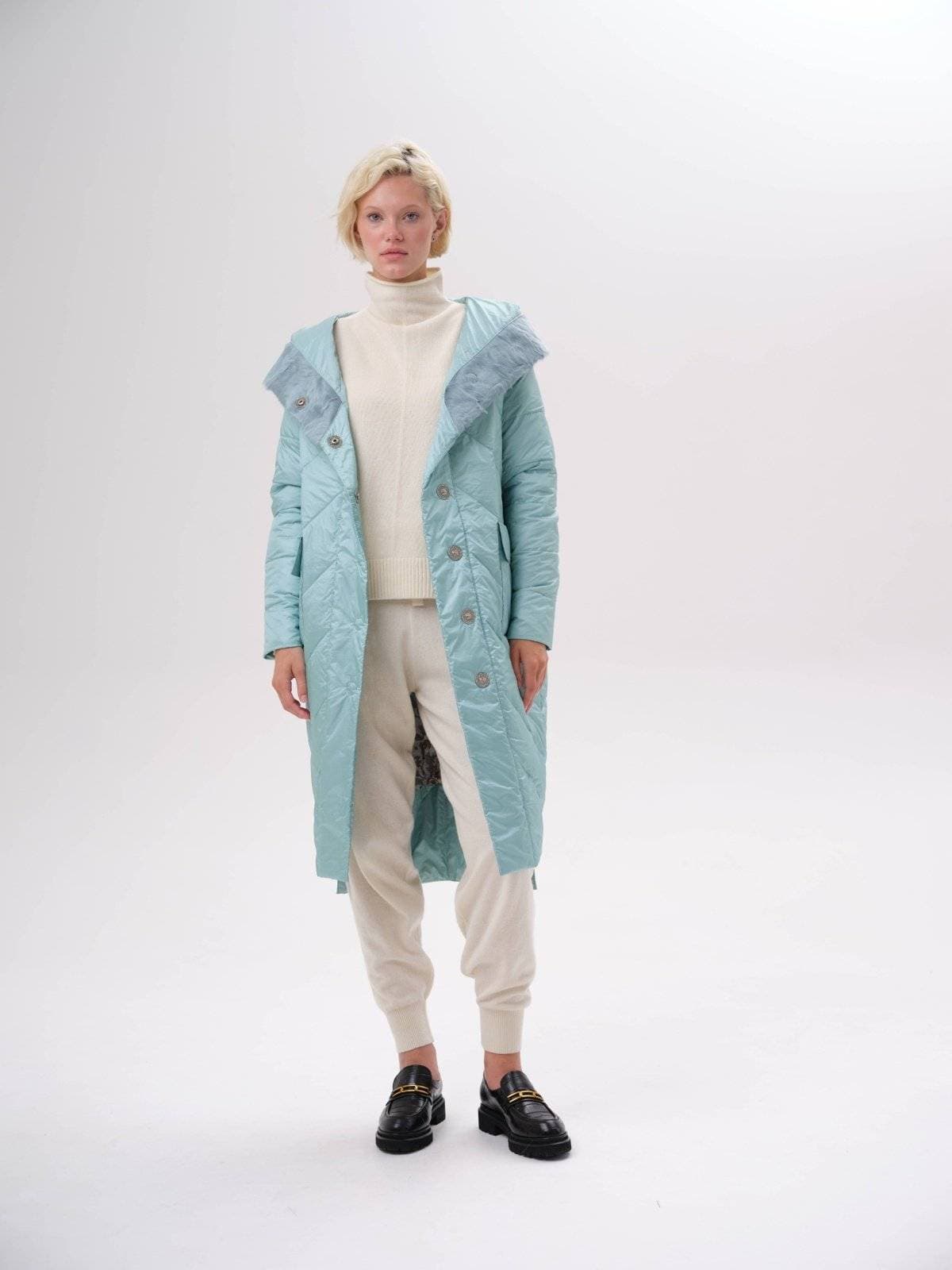 стеганое пальто с ассиметричным низом