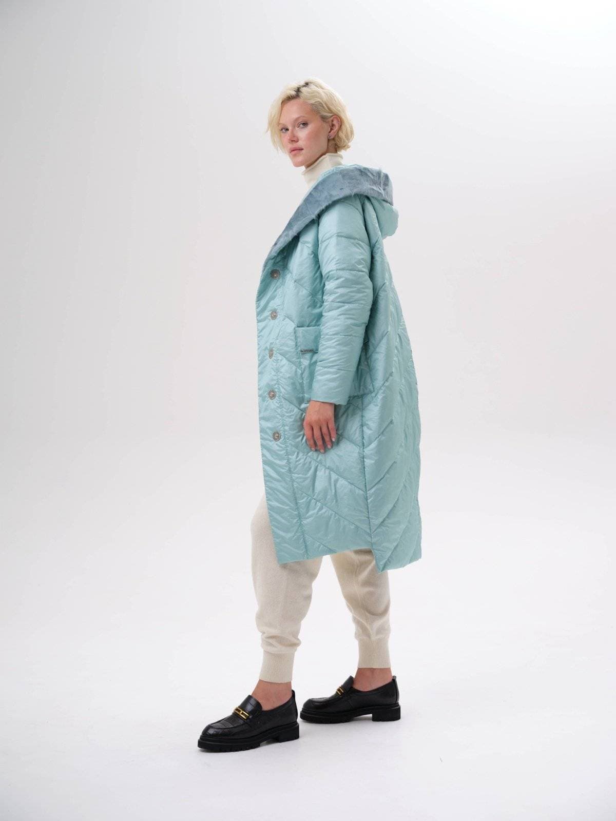 стеганое пальто с ассиметричным низом