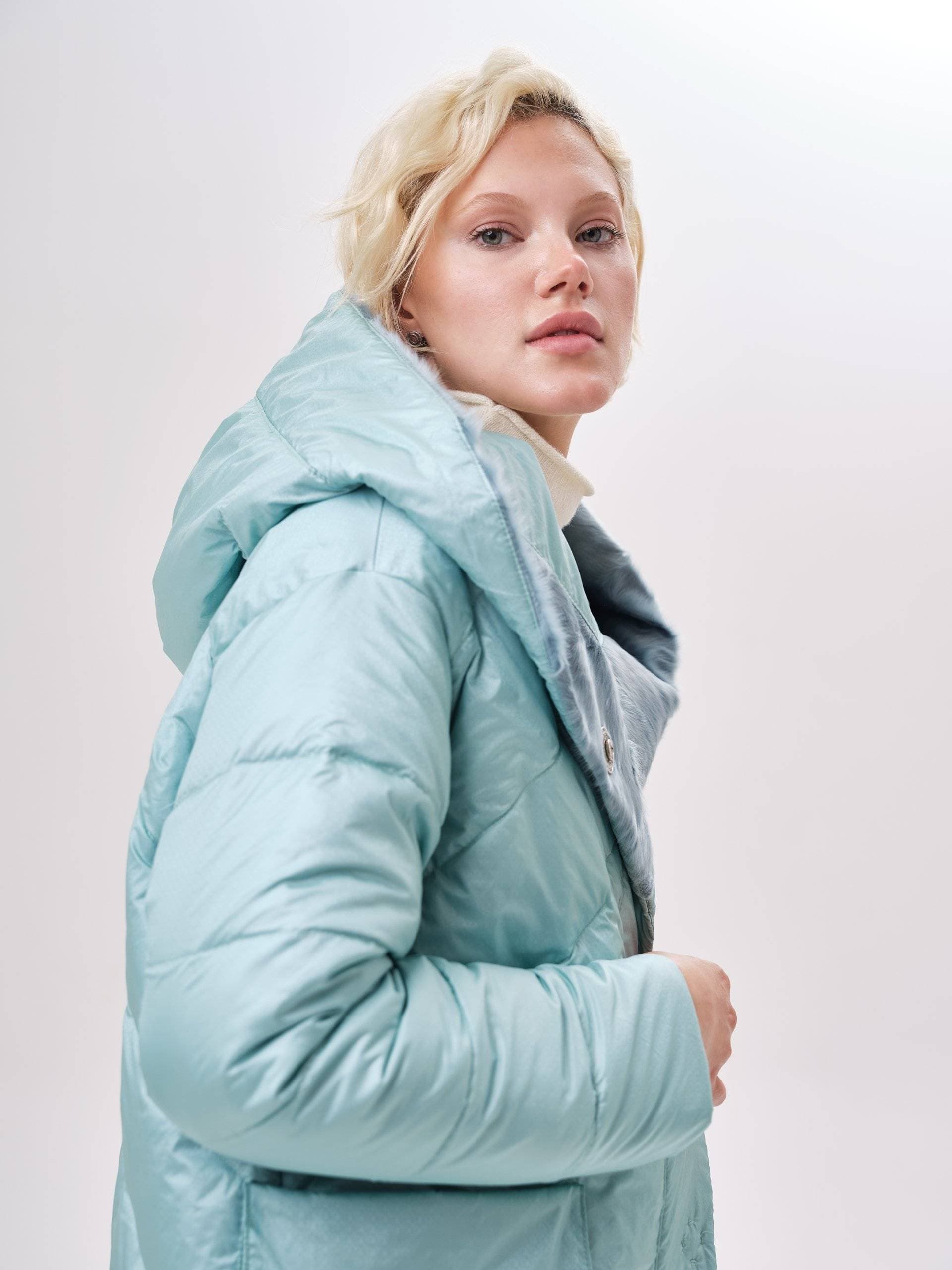 стеганое пальто с ассиметричным низом