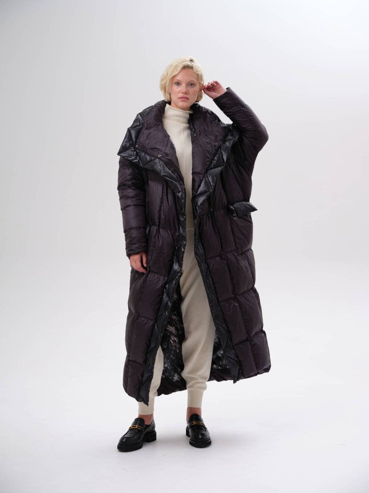 объемное пуховое пальто-одеяло