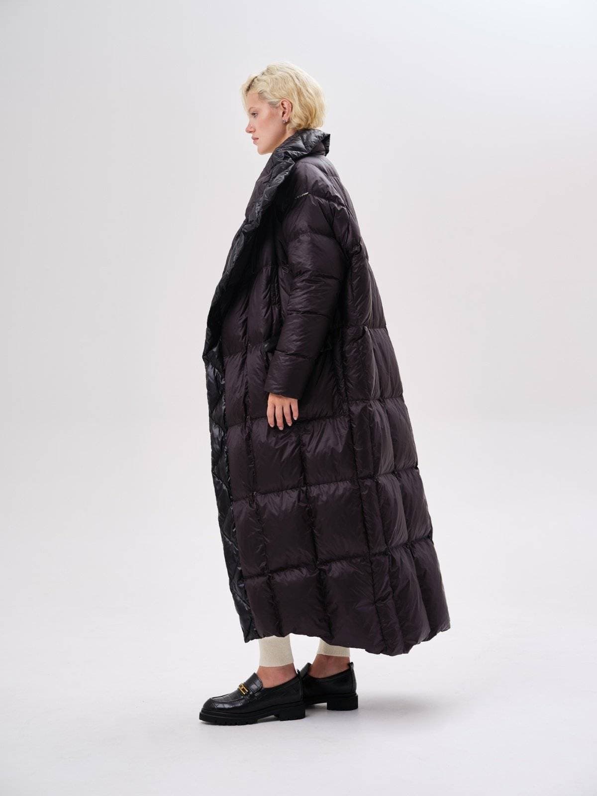 объемное пуховое пальто-одеяло