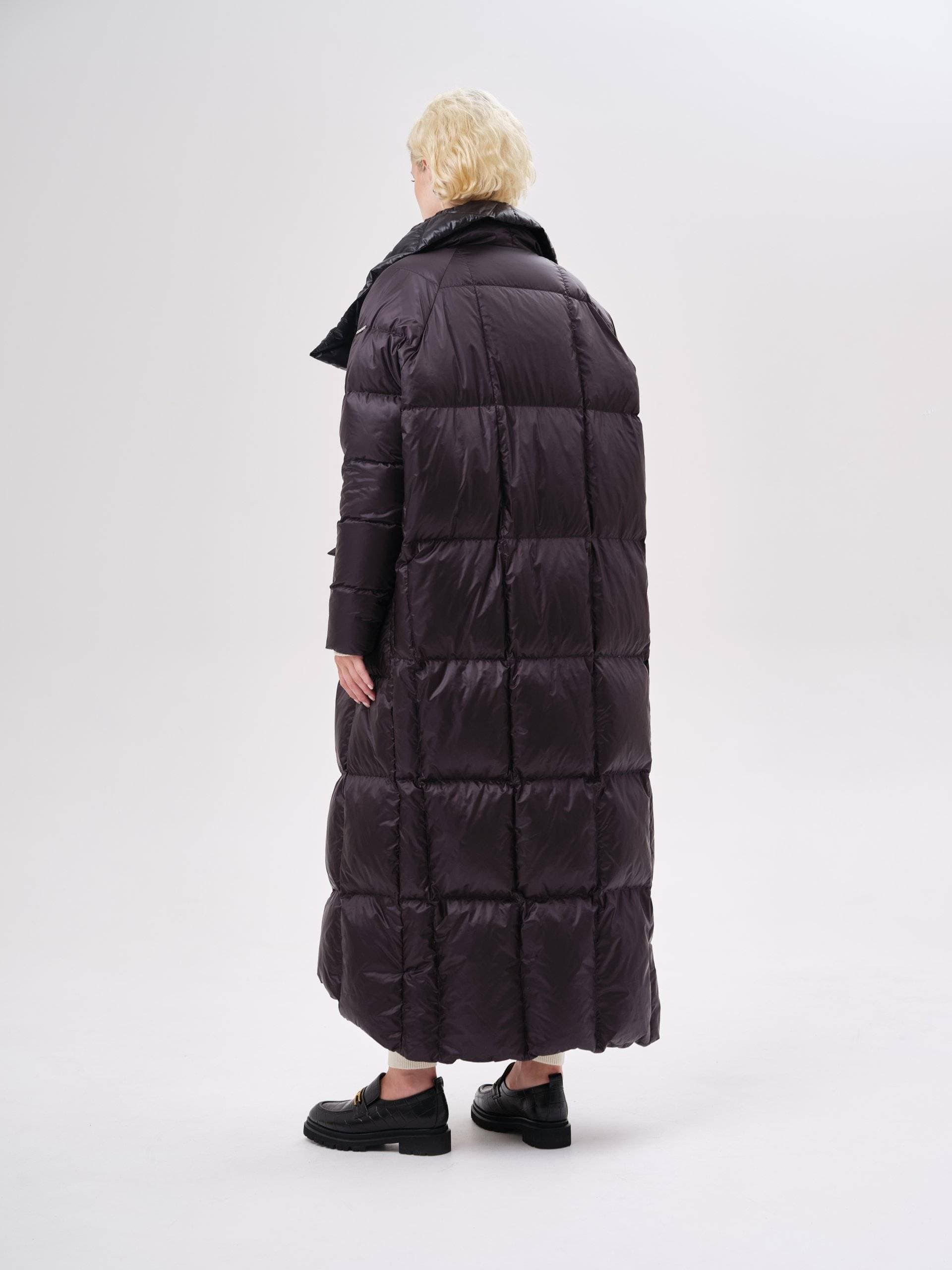 объемное пуховое пальто-одеяло