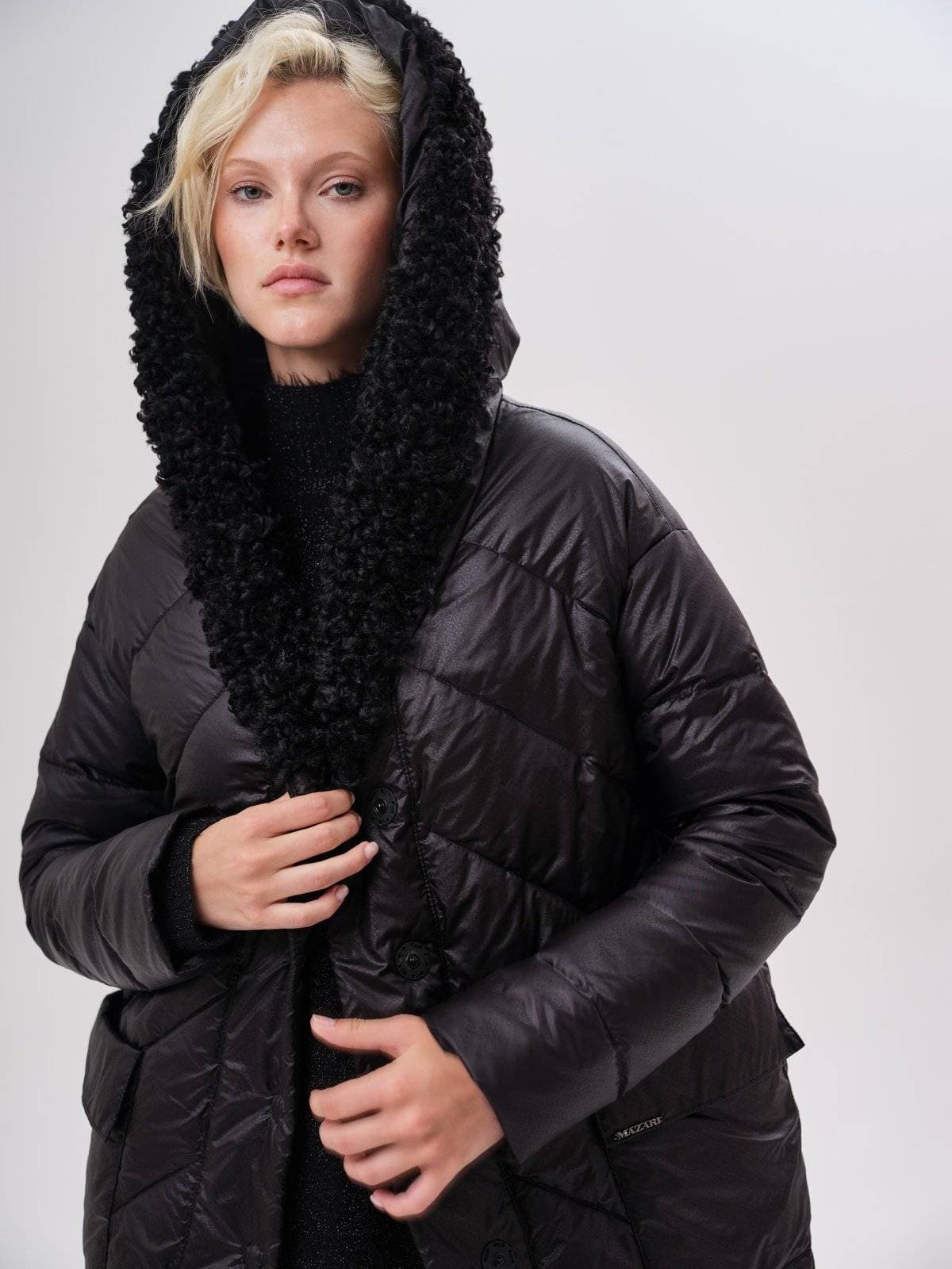 стеганое пальто с ассиметричным низом