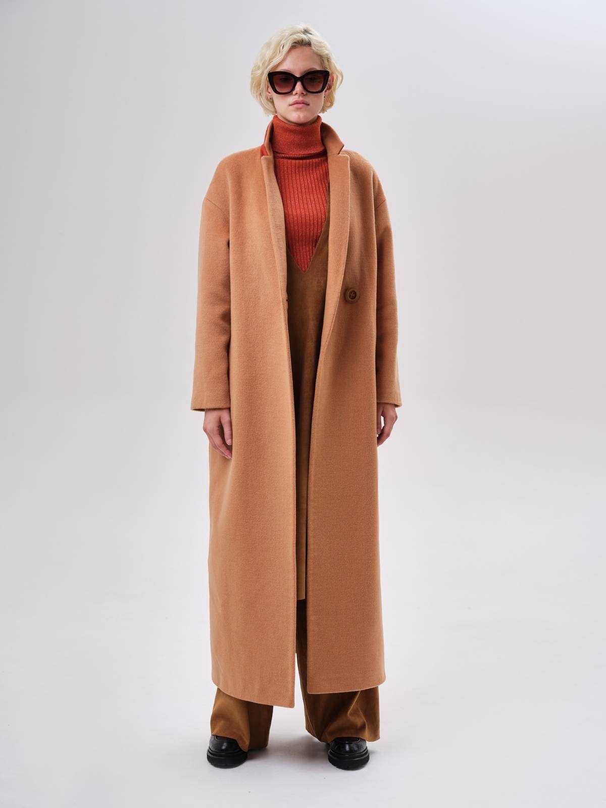 прямое пальто макси на пуговице