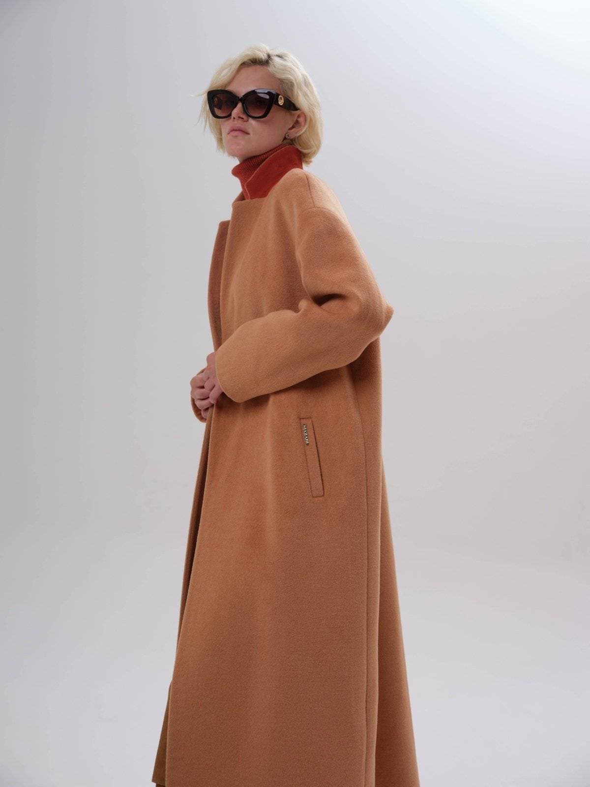 прямое пальто макси на пуговице