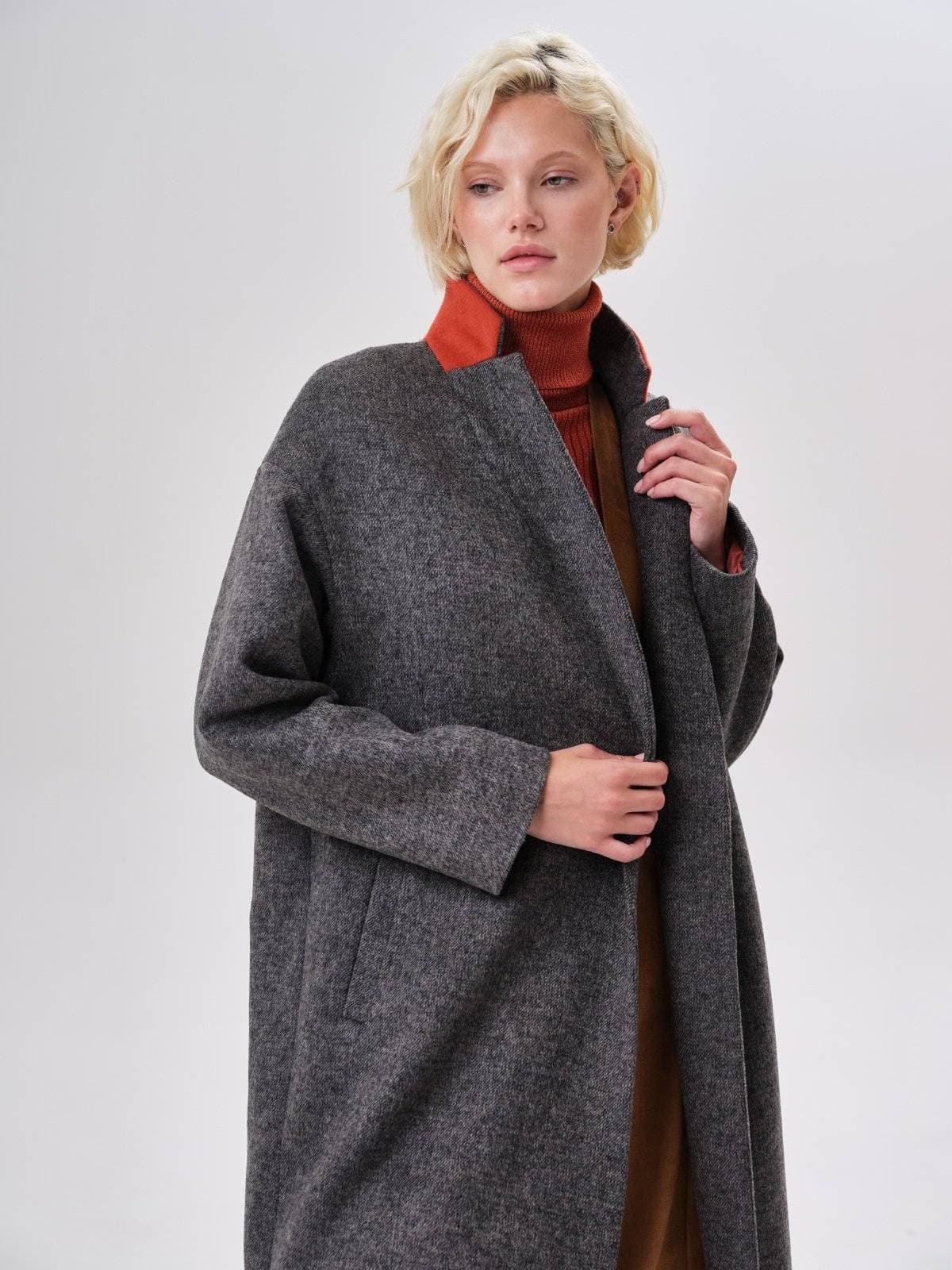 прямое пальто макси на пуговице