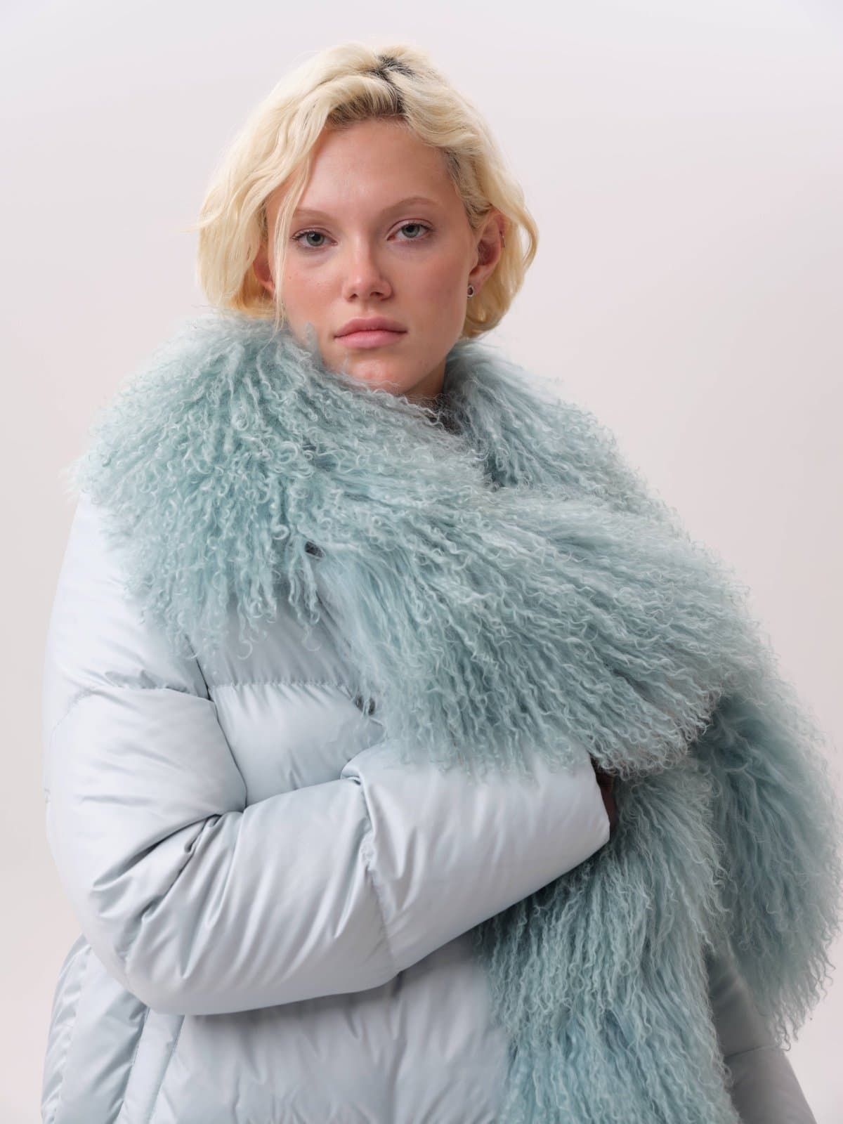 двустороннее пуховое пальто с меховым воротником