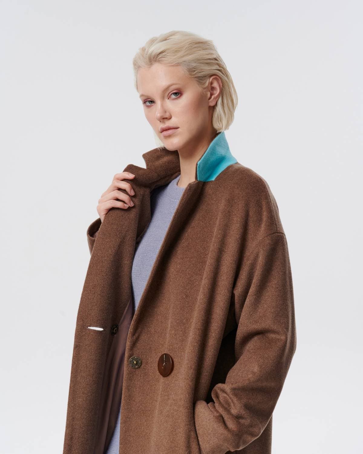 прямое пальто макси на пуговице