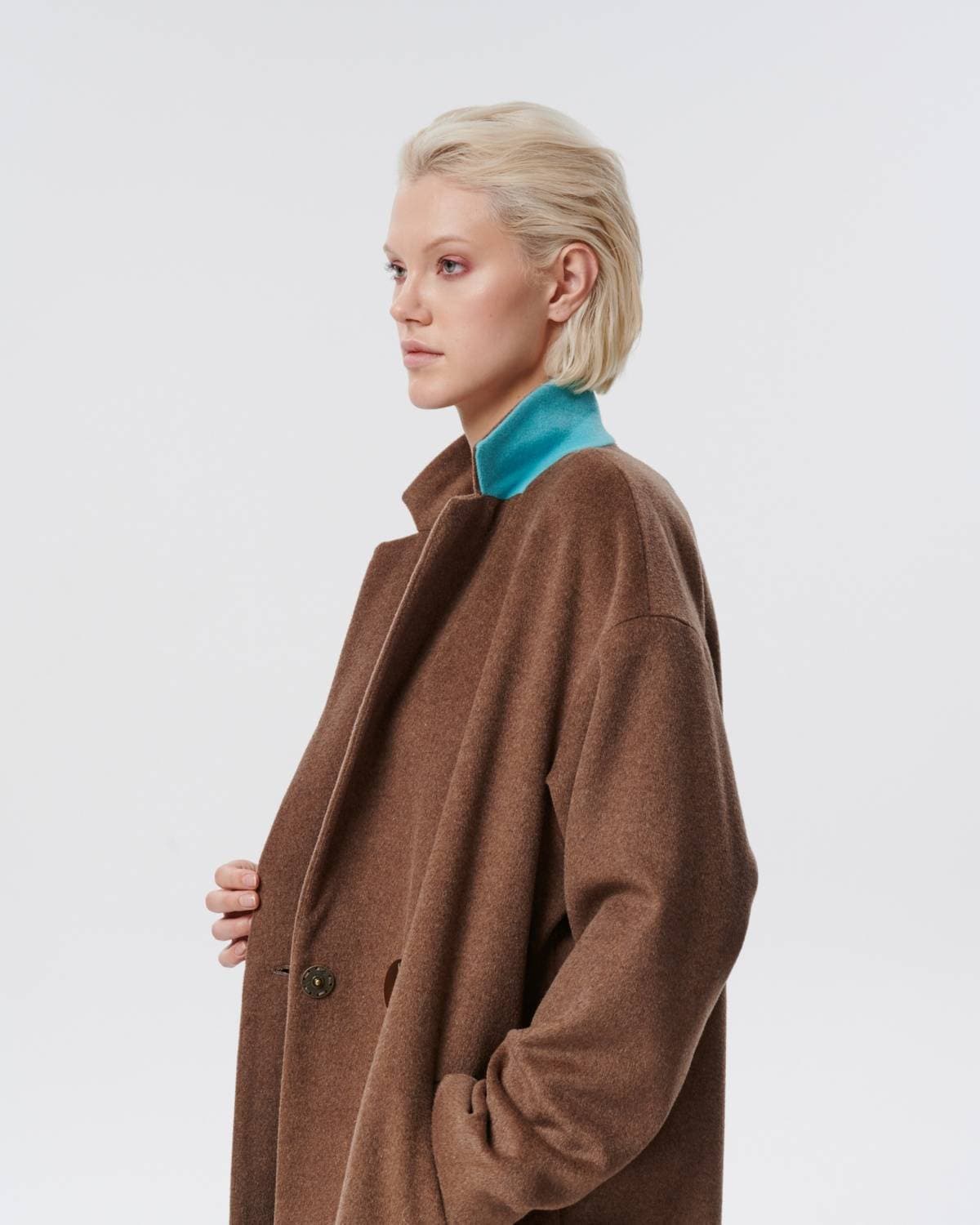 прямое пальто макси на пуговице