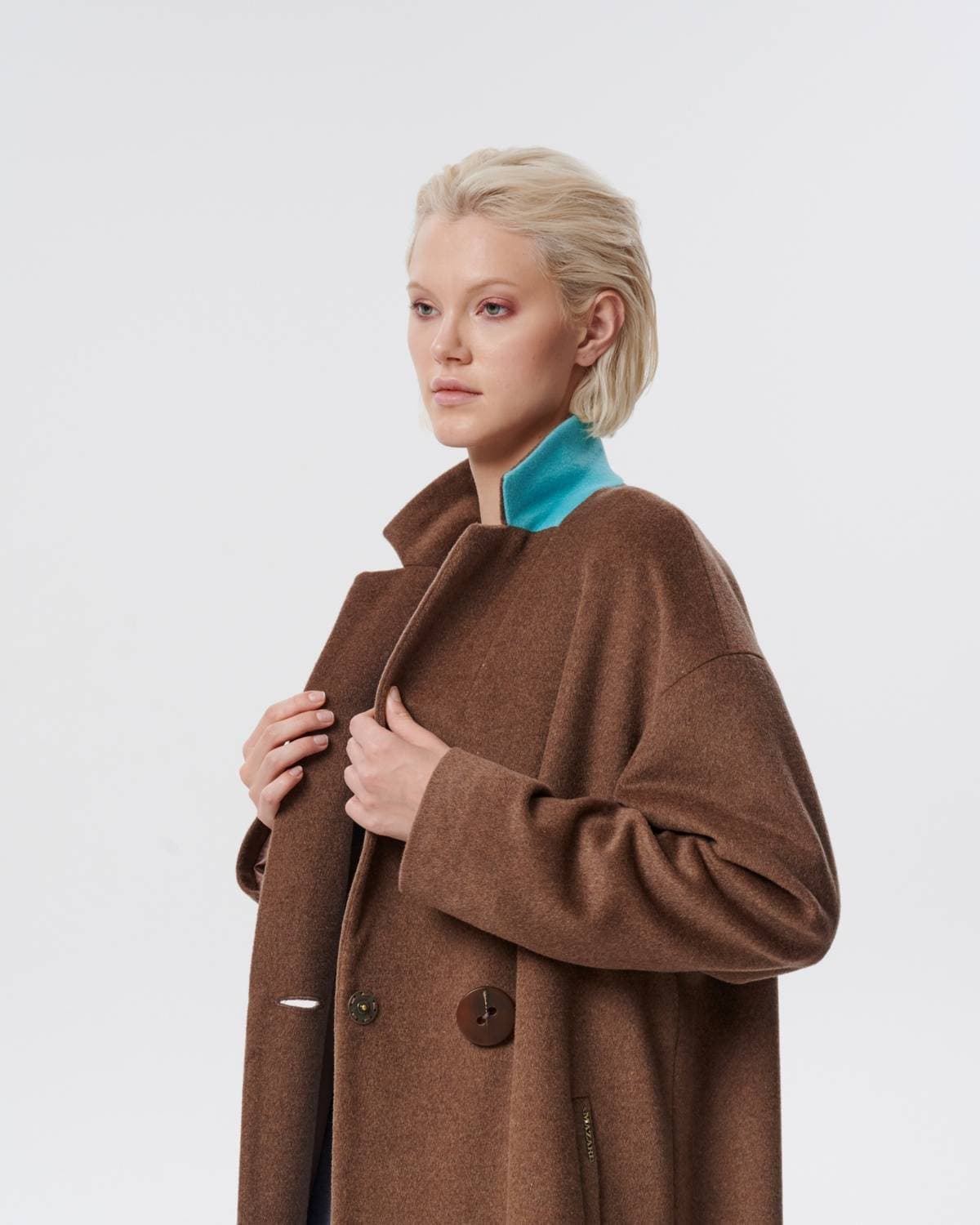 прямое пальто макси на пуговице