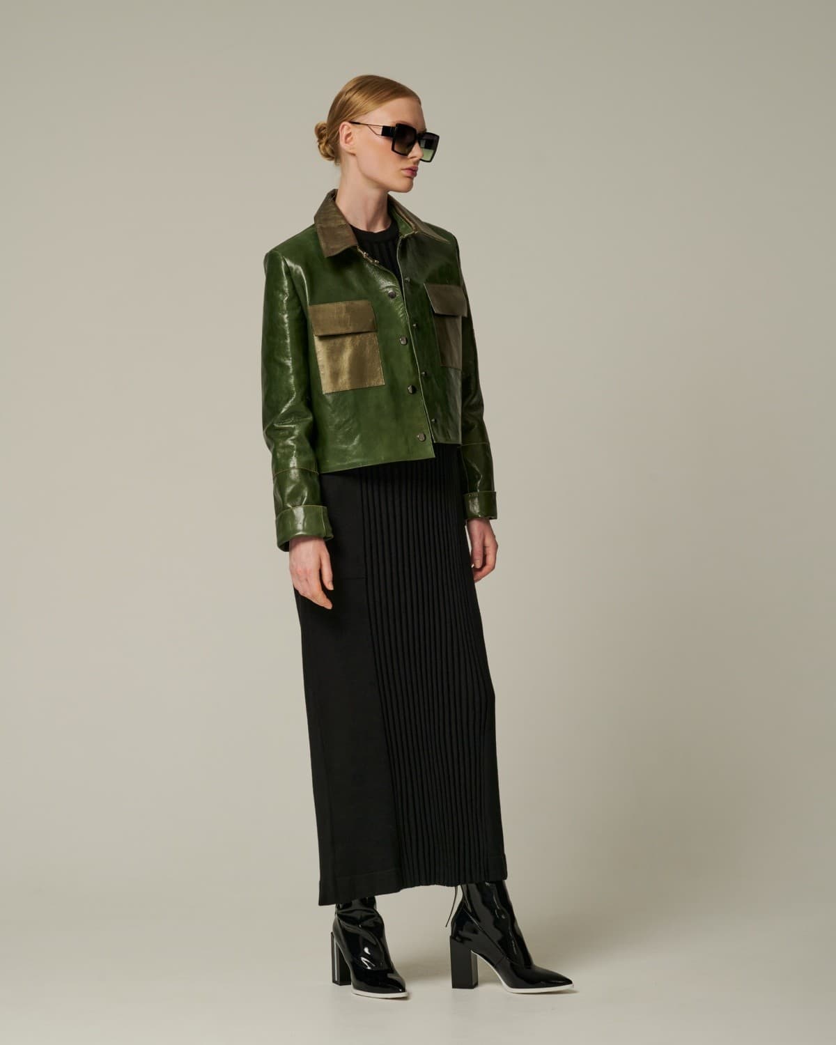 укороченная кожаная куртка