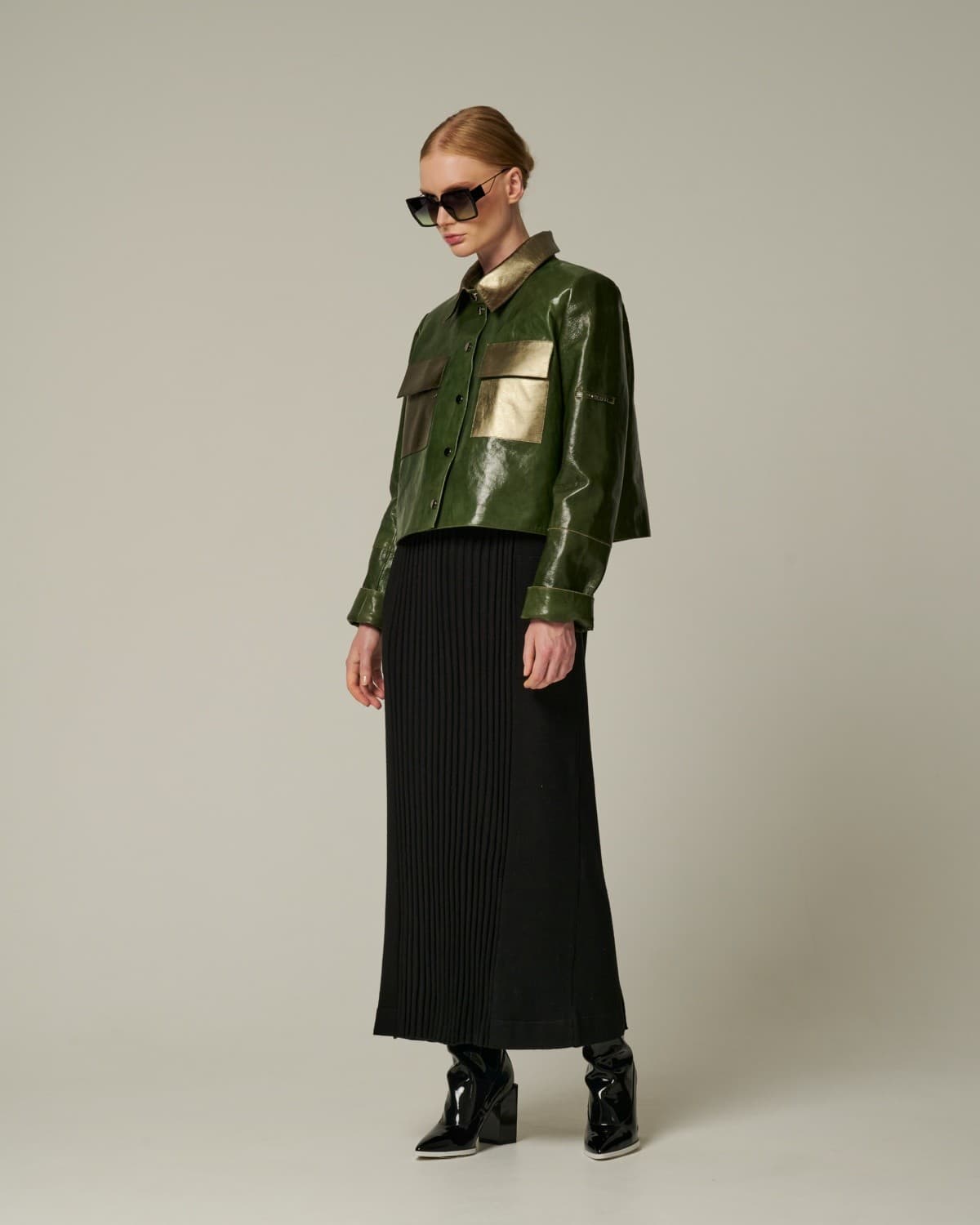 укороченная кожаная куртка