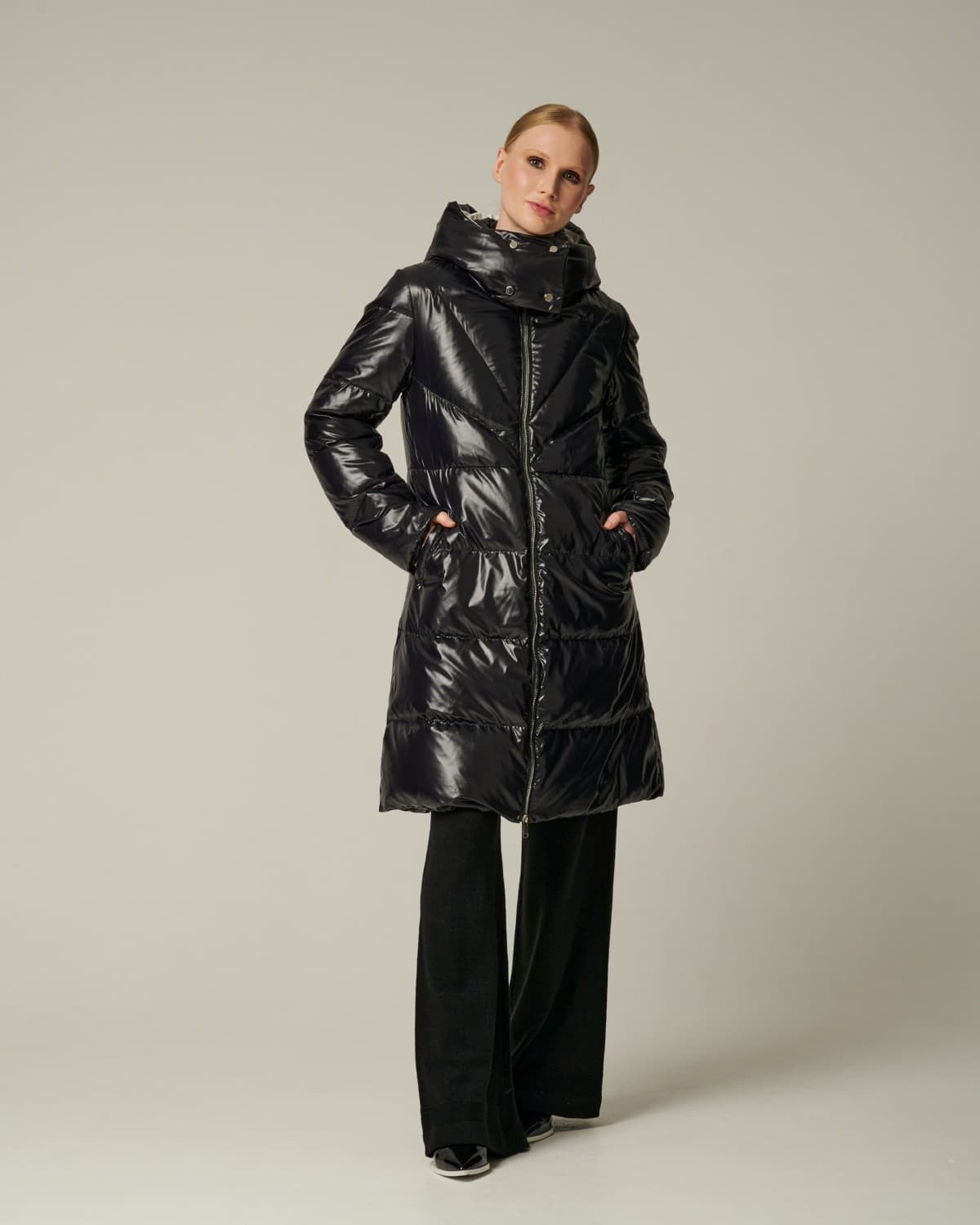 приталенное пуховое пальто