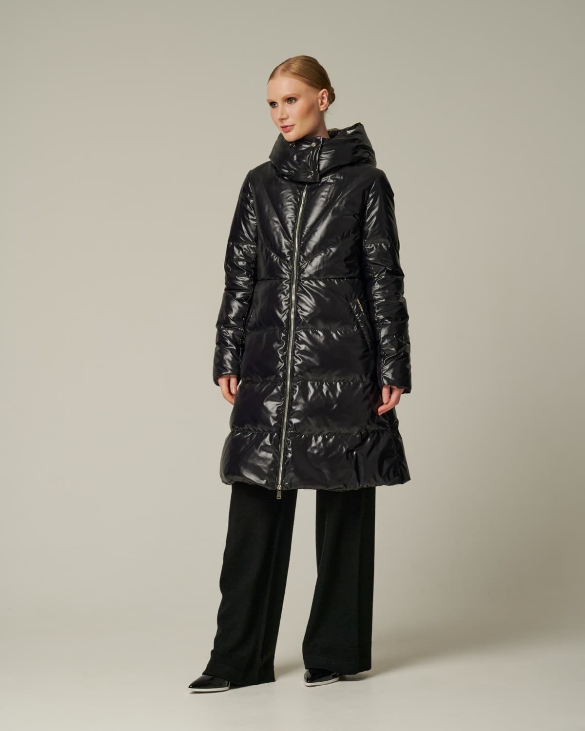 приталенное пуховое пальто